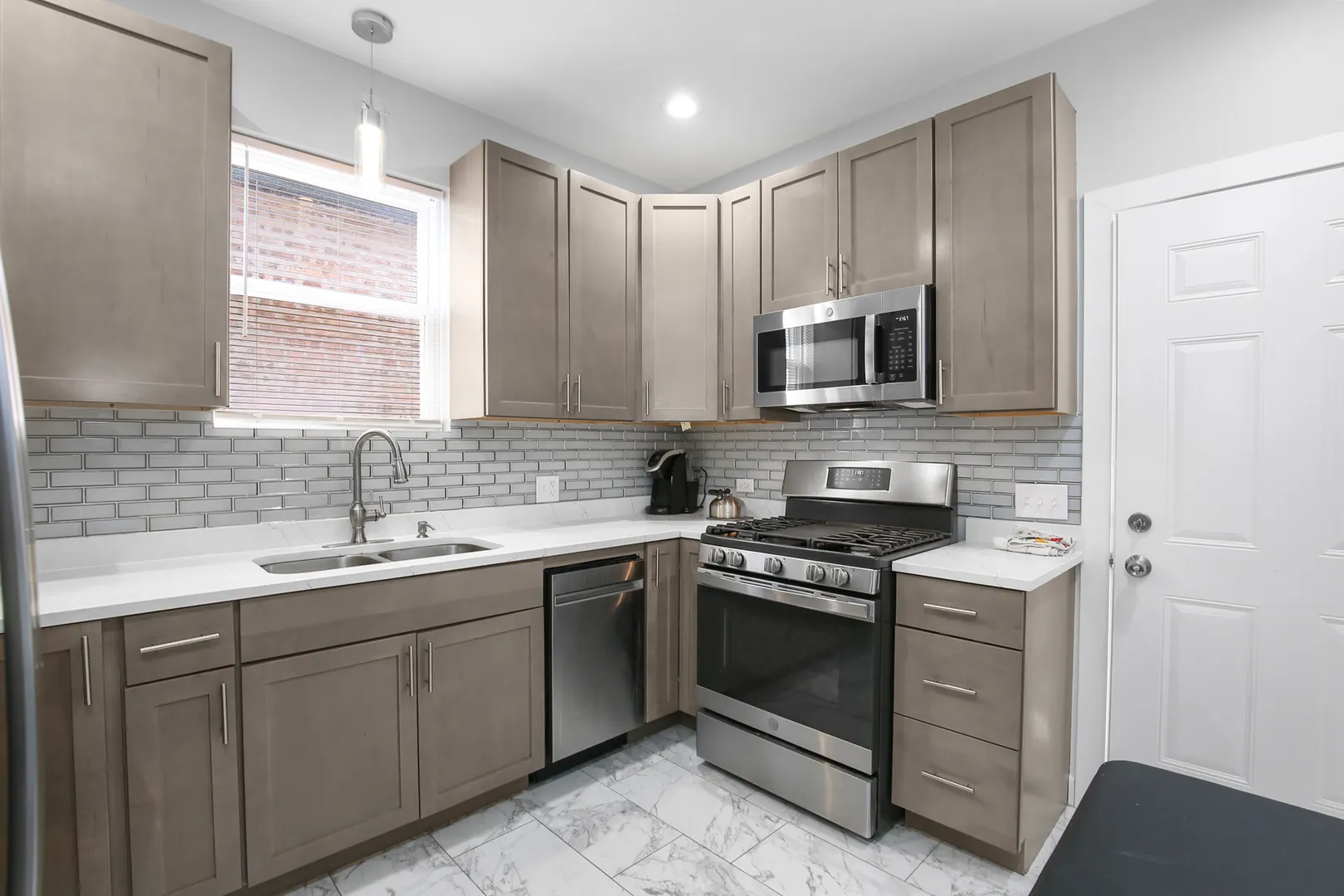 1011 W 87th Street IL