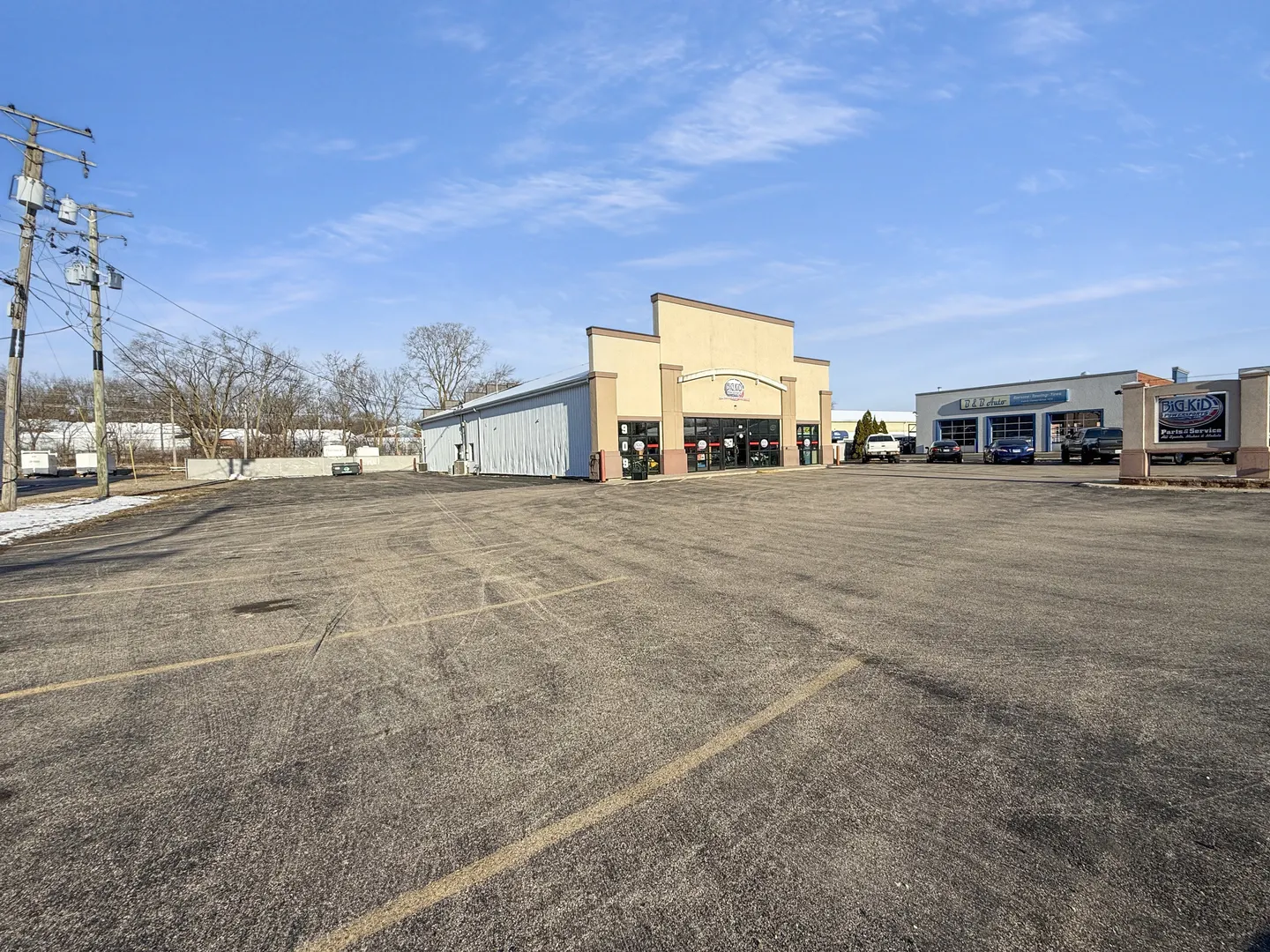 909 Front Street IL