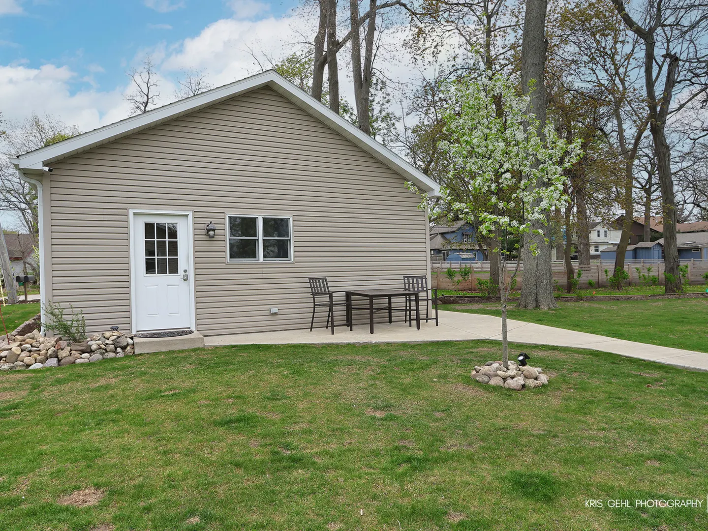2601 N Villa Lane IL