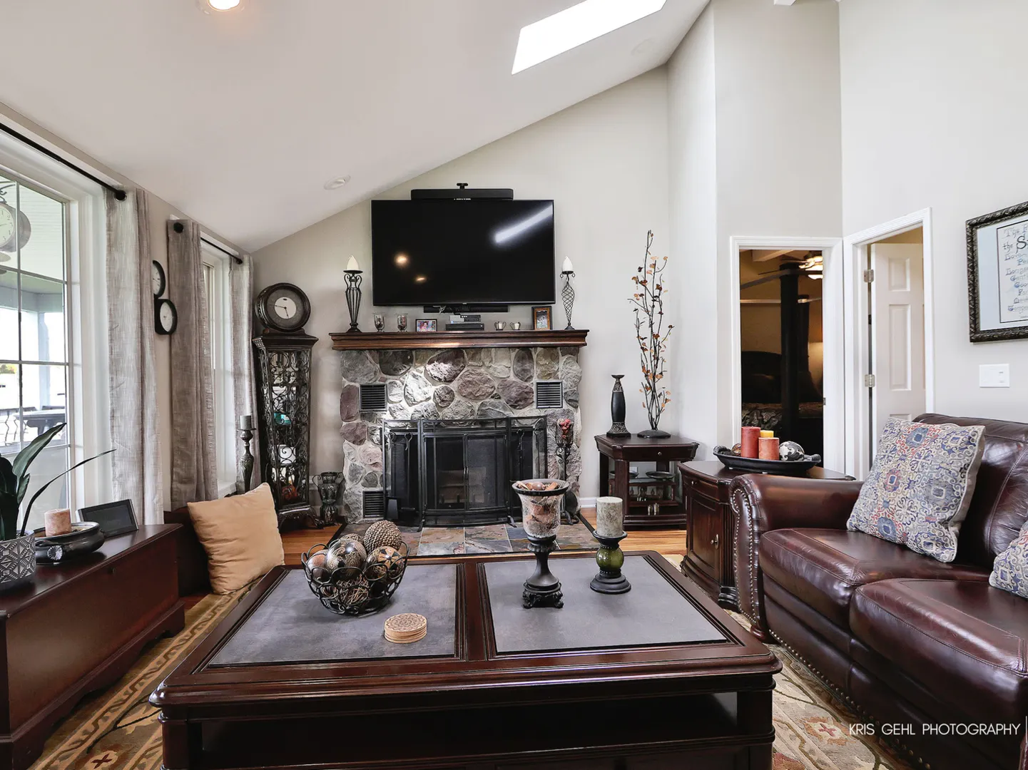 2601 N Villa Lane IL