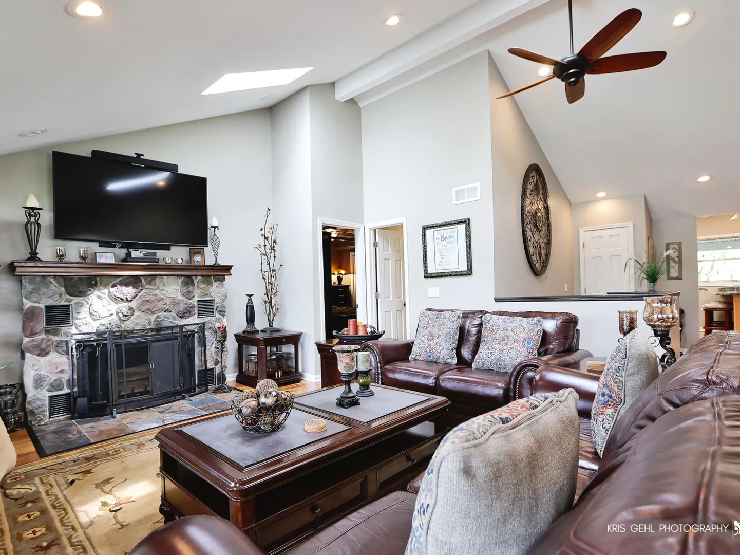 2601 N Villa Lane IL