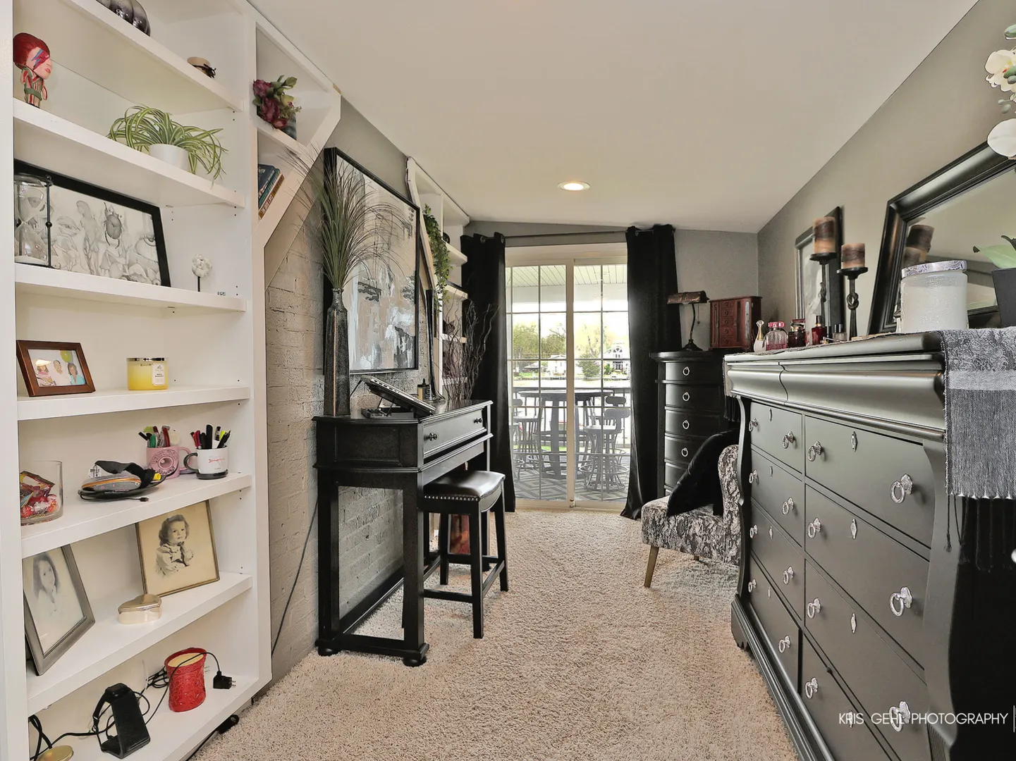 2601 N Villa Lane IL
