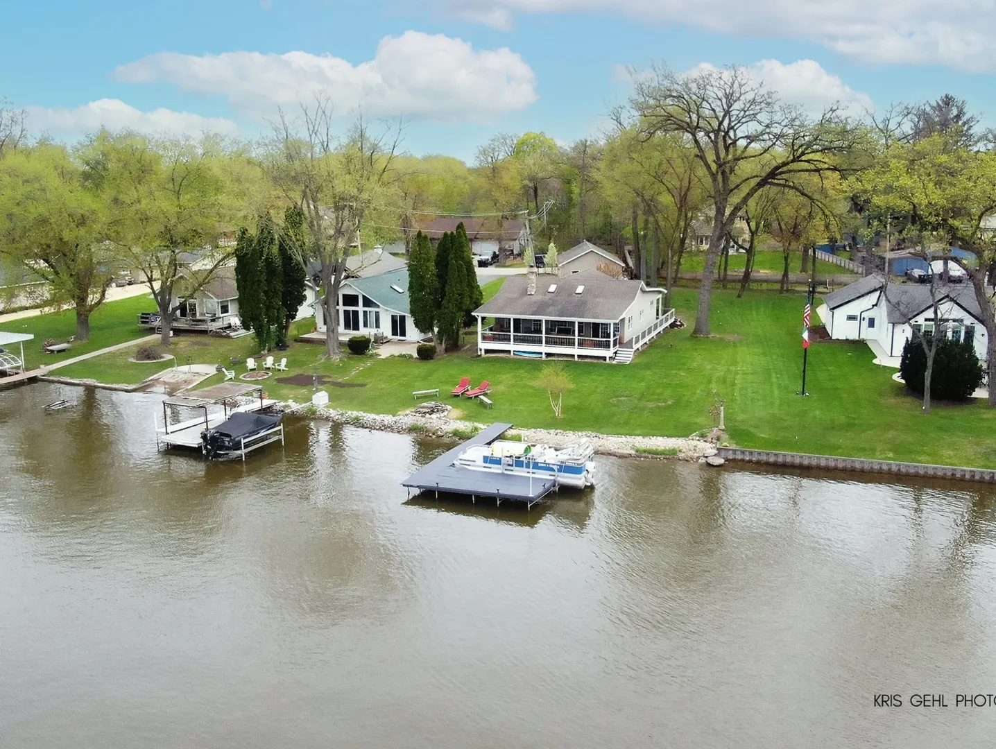 2601 N Villa Lane IL