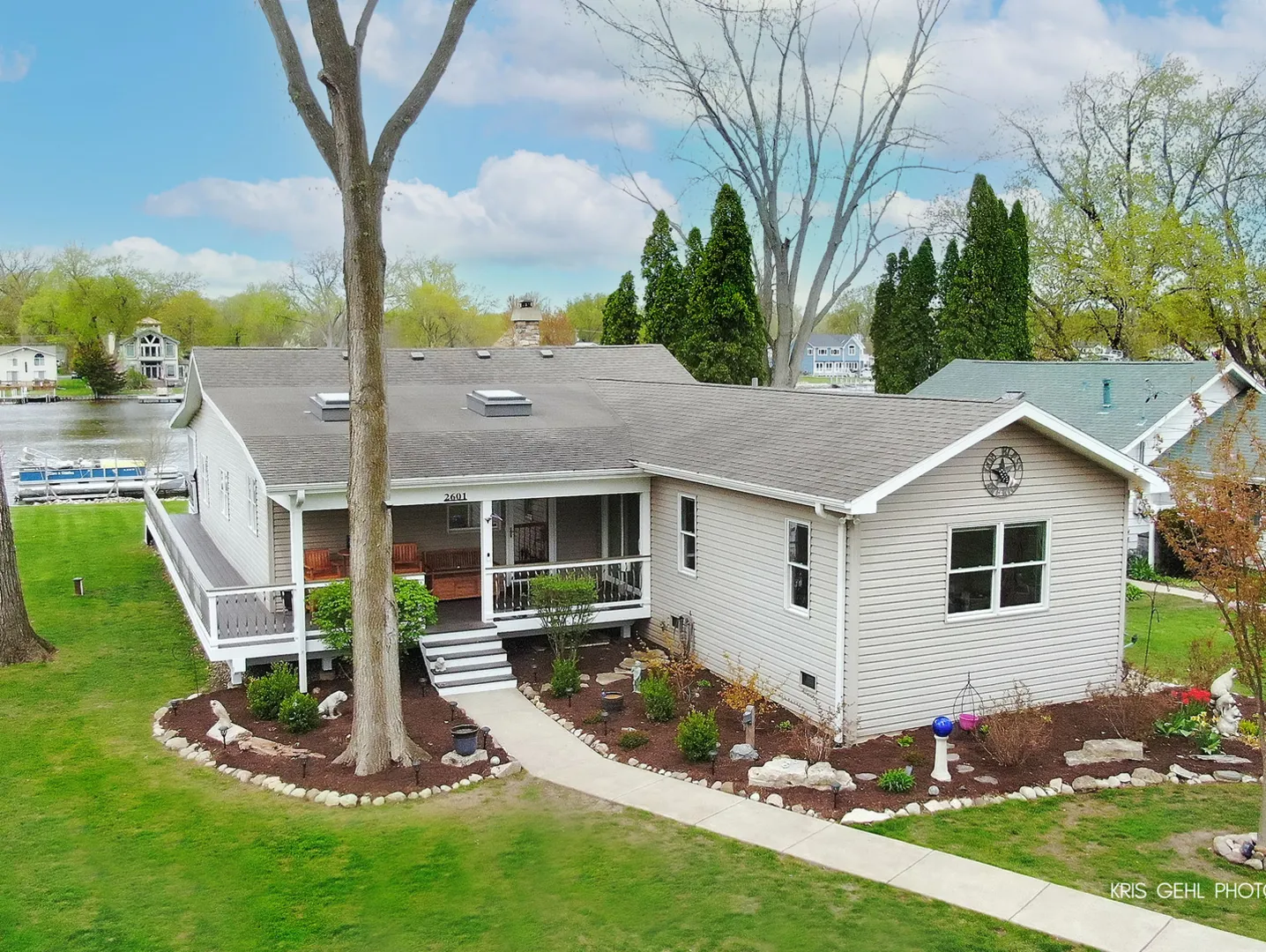 2601 N Villa Lane IL