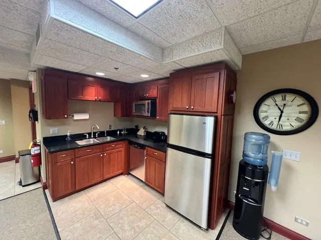 711 Ridgeview Drive IL #711-713