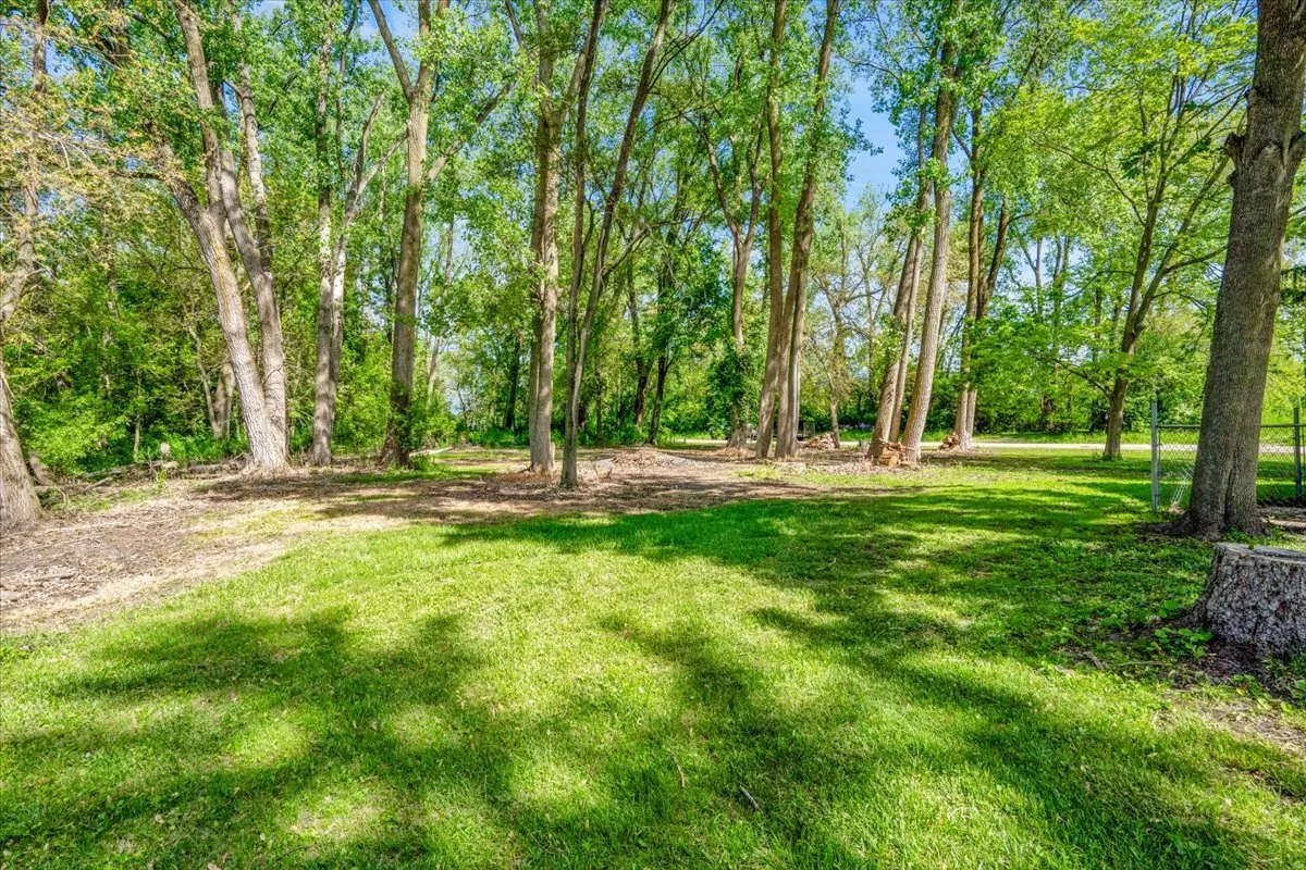 2425 W Riverside Drive IL
