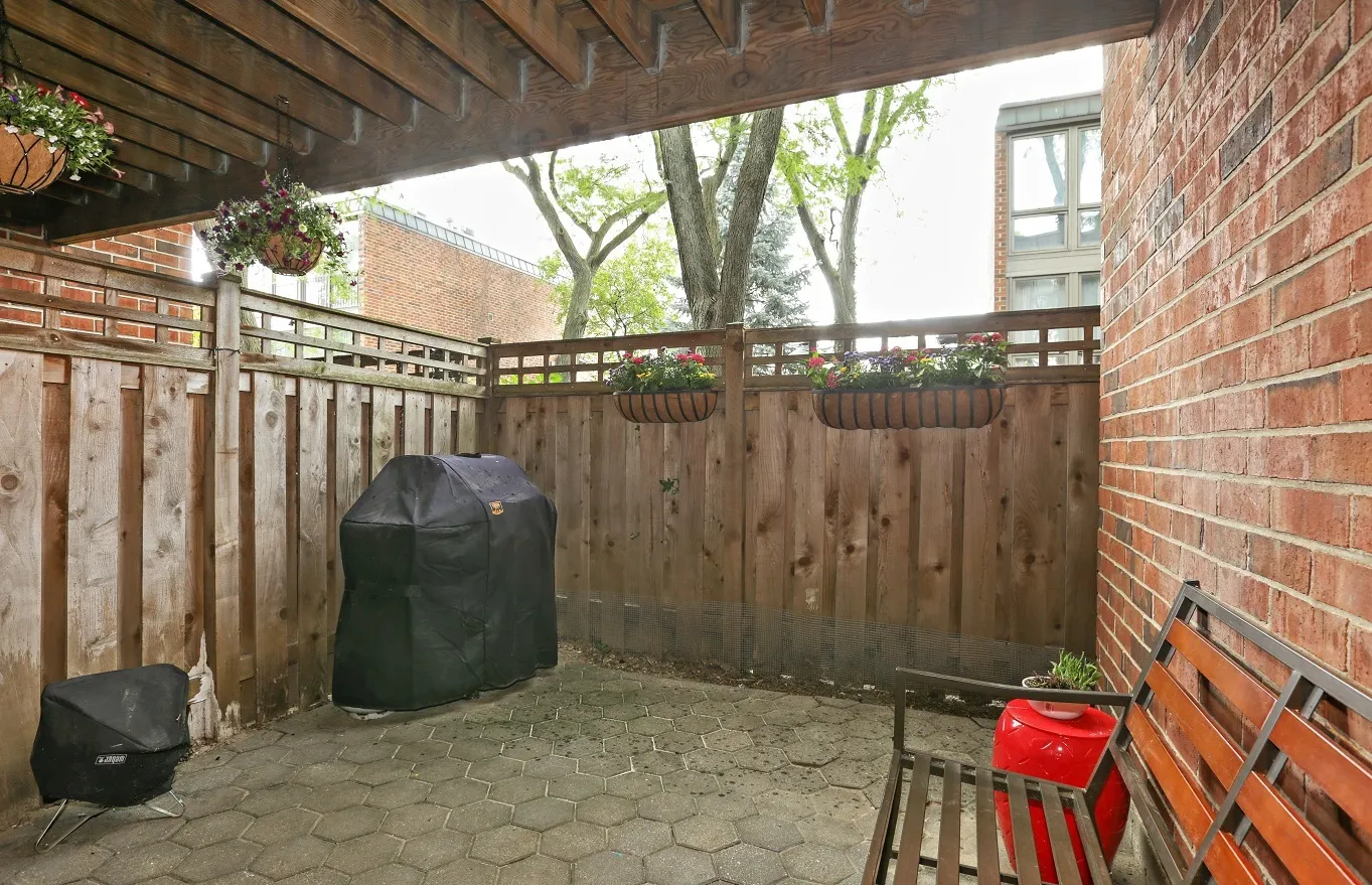 2131 N Larrabee Street 6103 IL