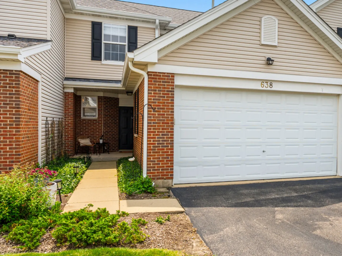 638 Legend Lane IL