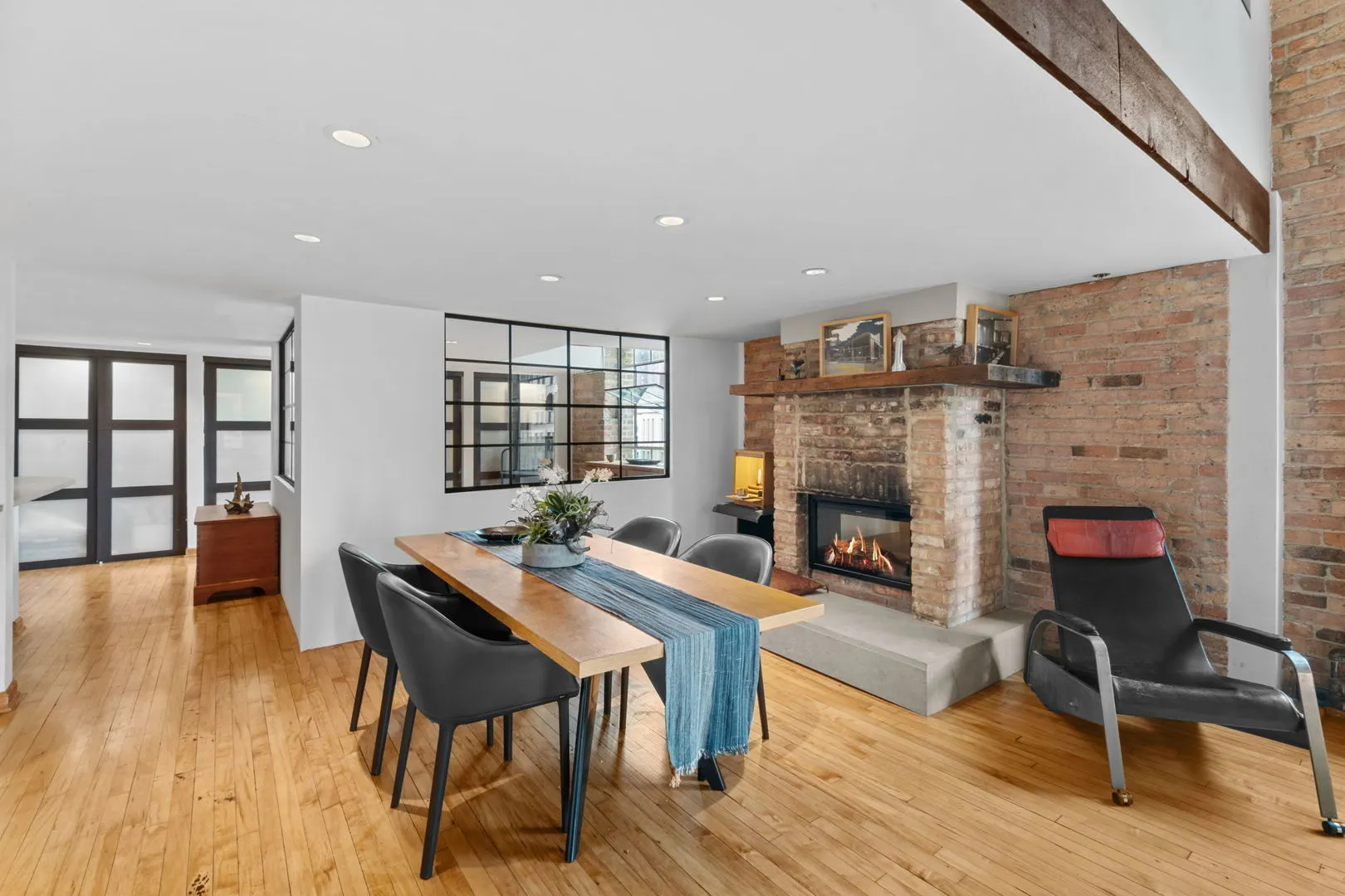 531 S Plymouth Court 602 IL