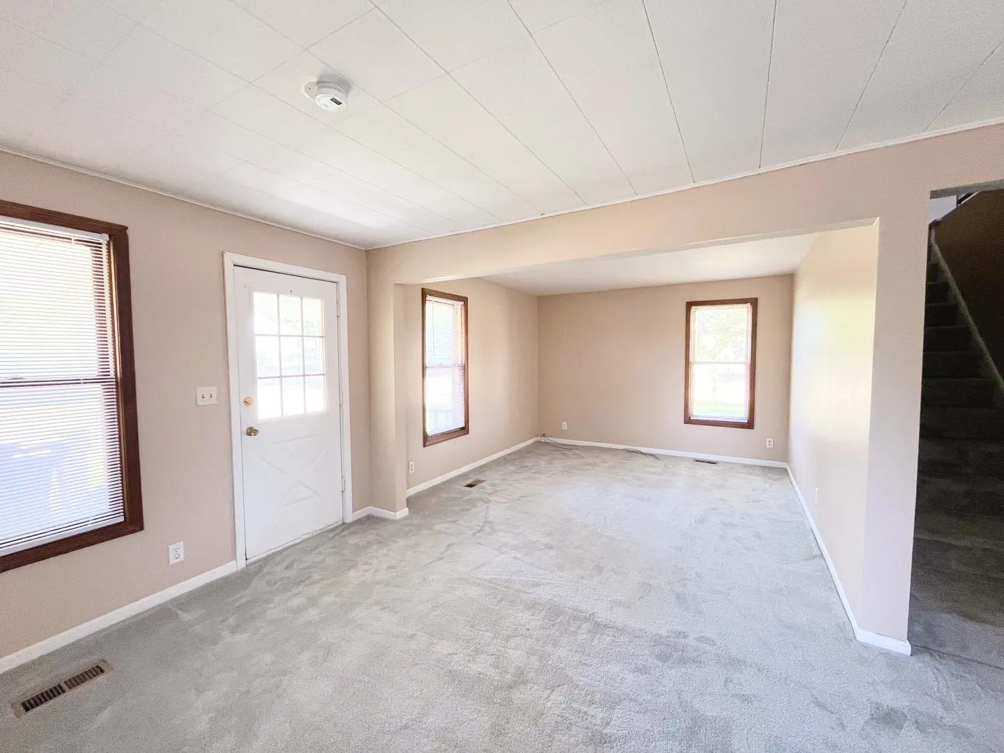 1620 S River Road IL