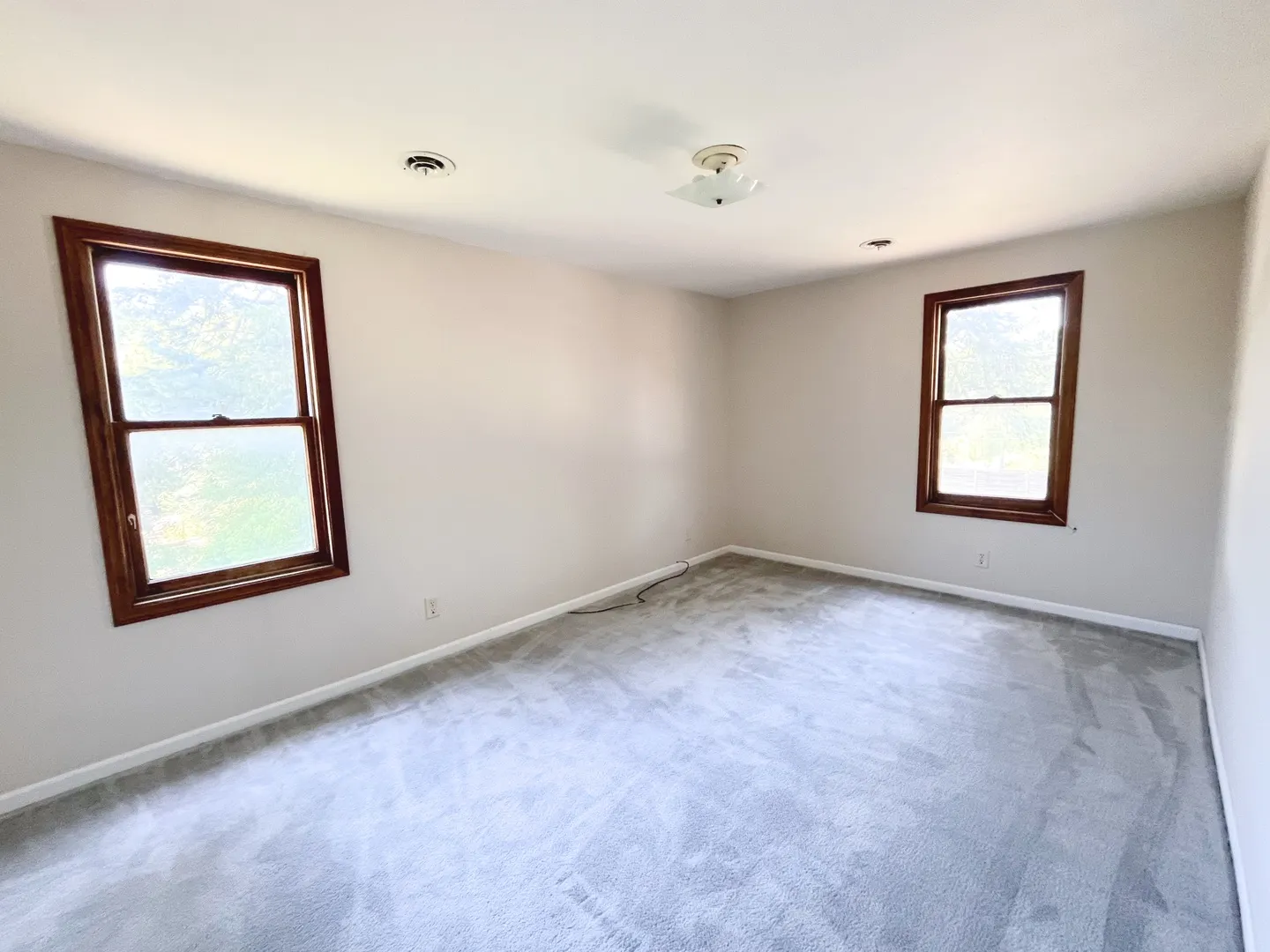 1620 S River Road IL