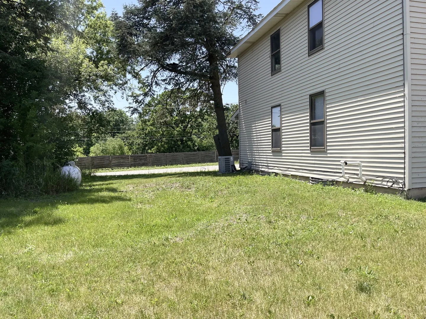 1620 S River Road IL