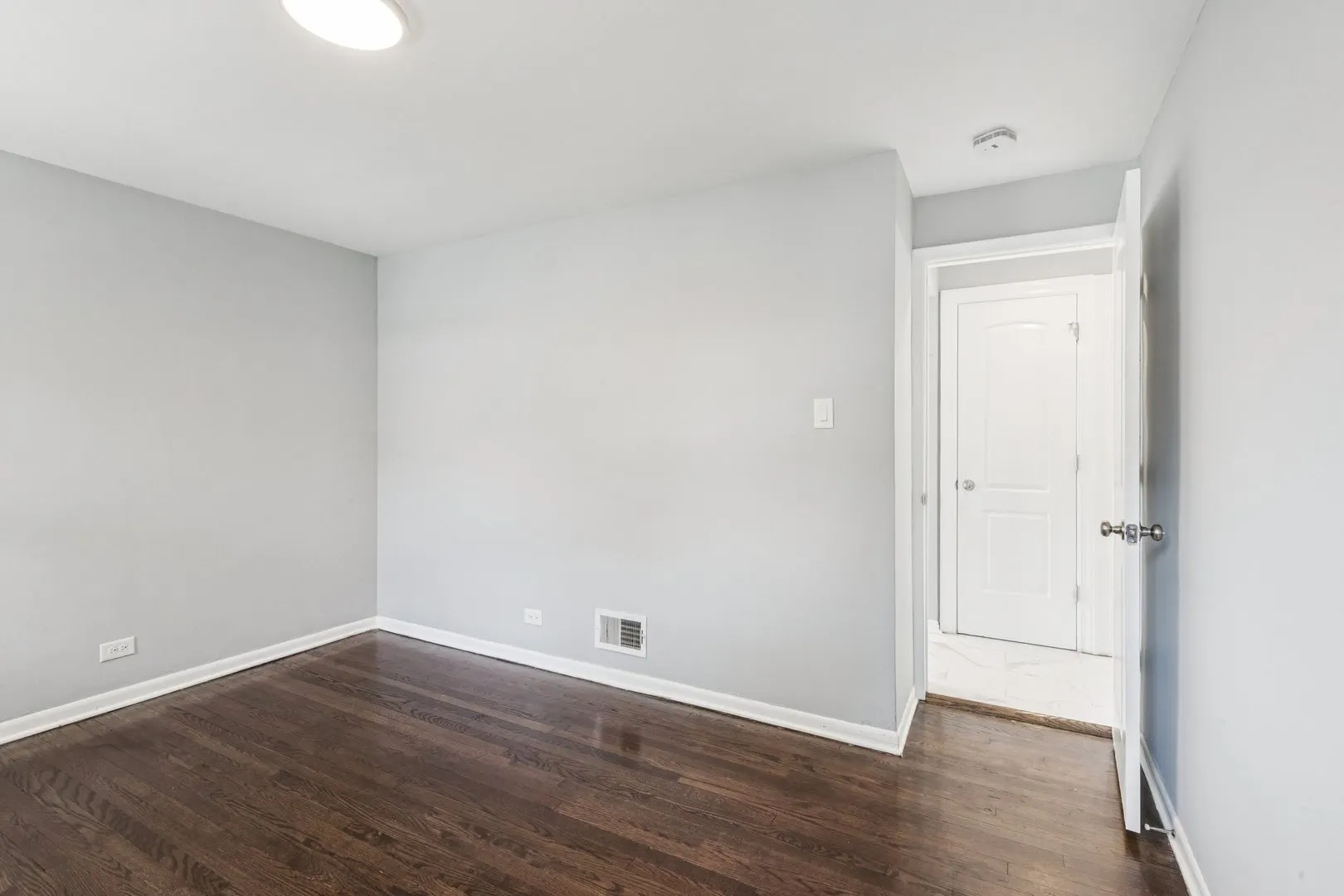 8753 S TROY Avenue IL