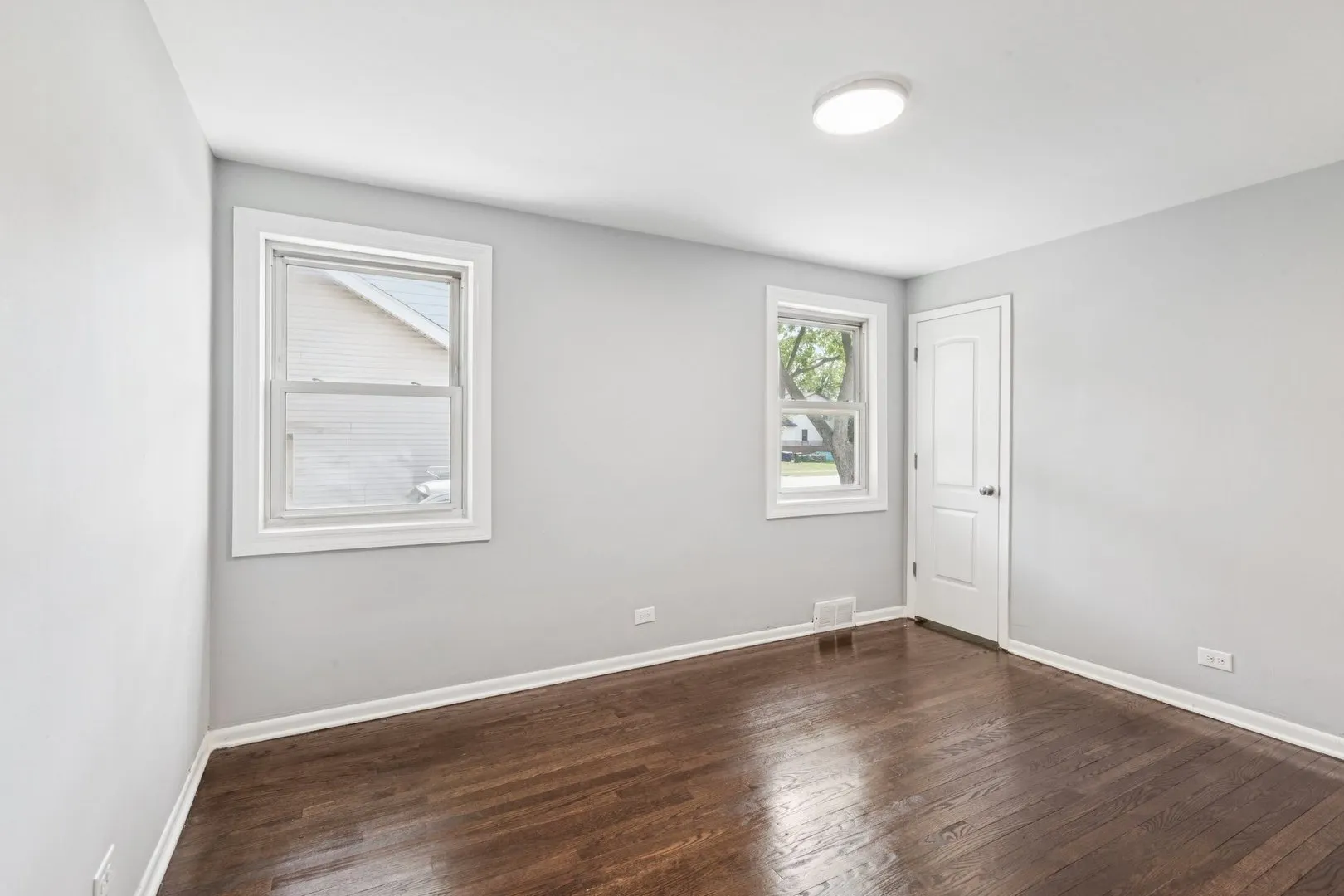 8753 S TROY Avenue IL