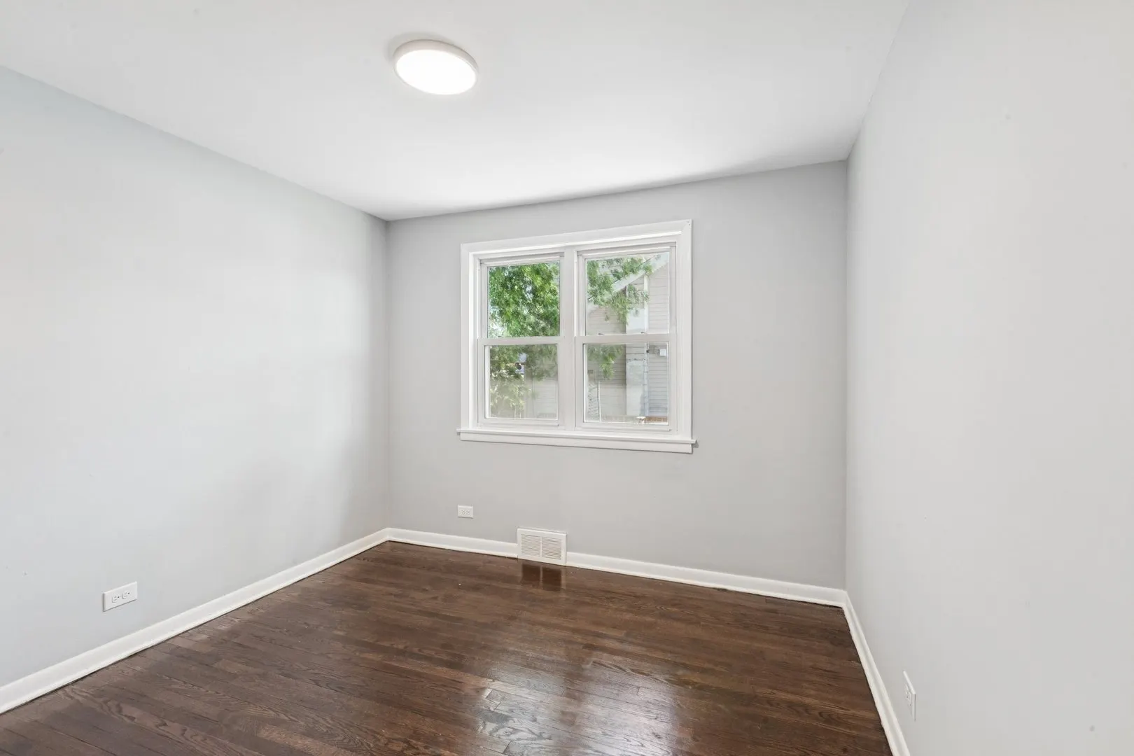 8753 S TROY Avenue IL