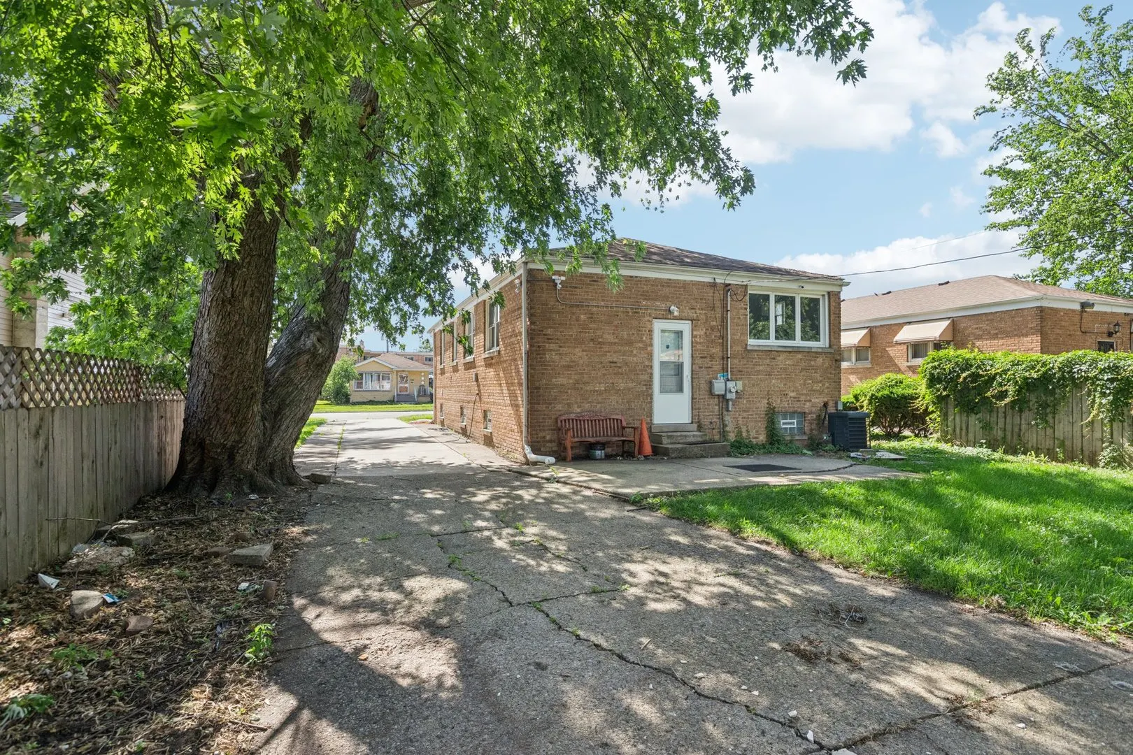 8753 S TROY Avenue IL