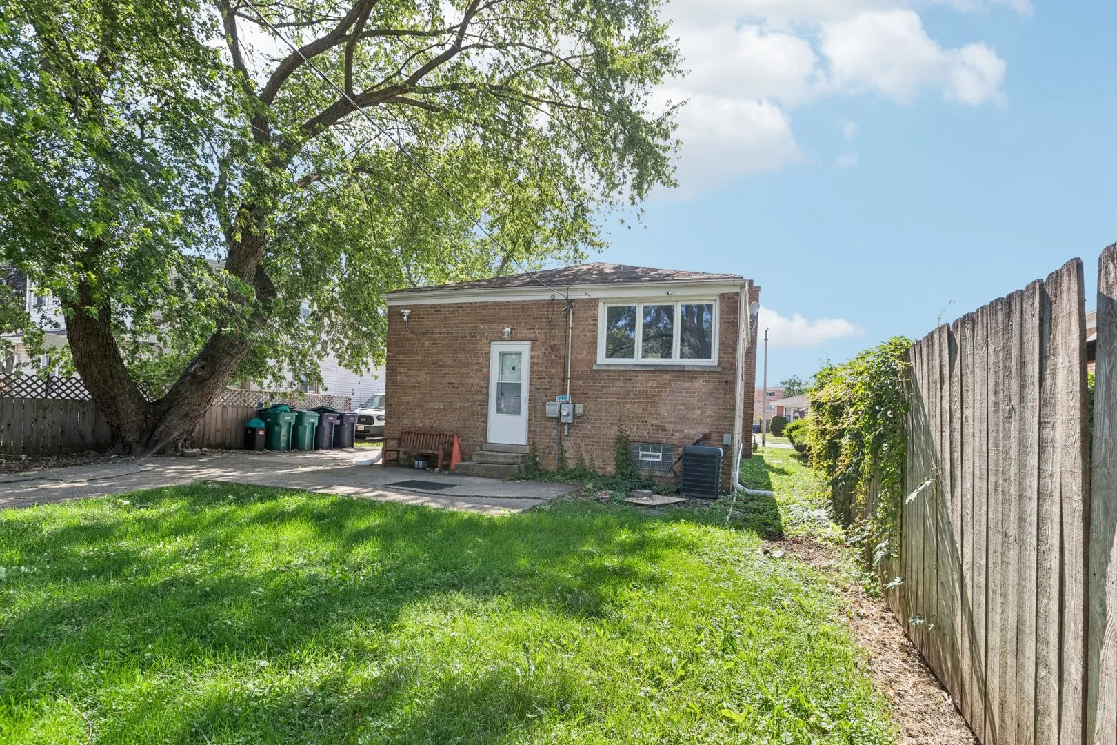 8753 S TROY Avenue IL