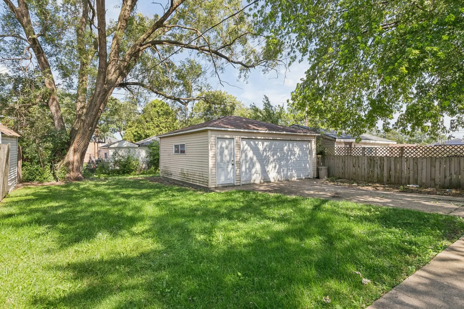 8753 S TROY Avenue IL