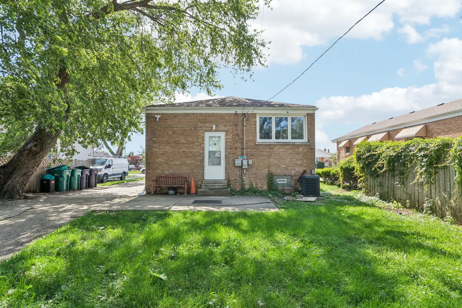 8753 S TROY Avenue IL