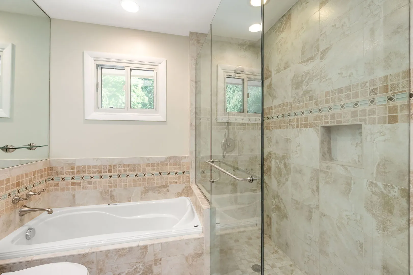 3528 Riverside Drive IL