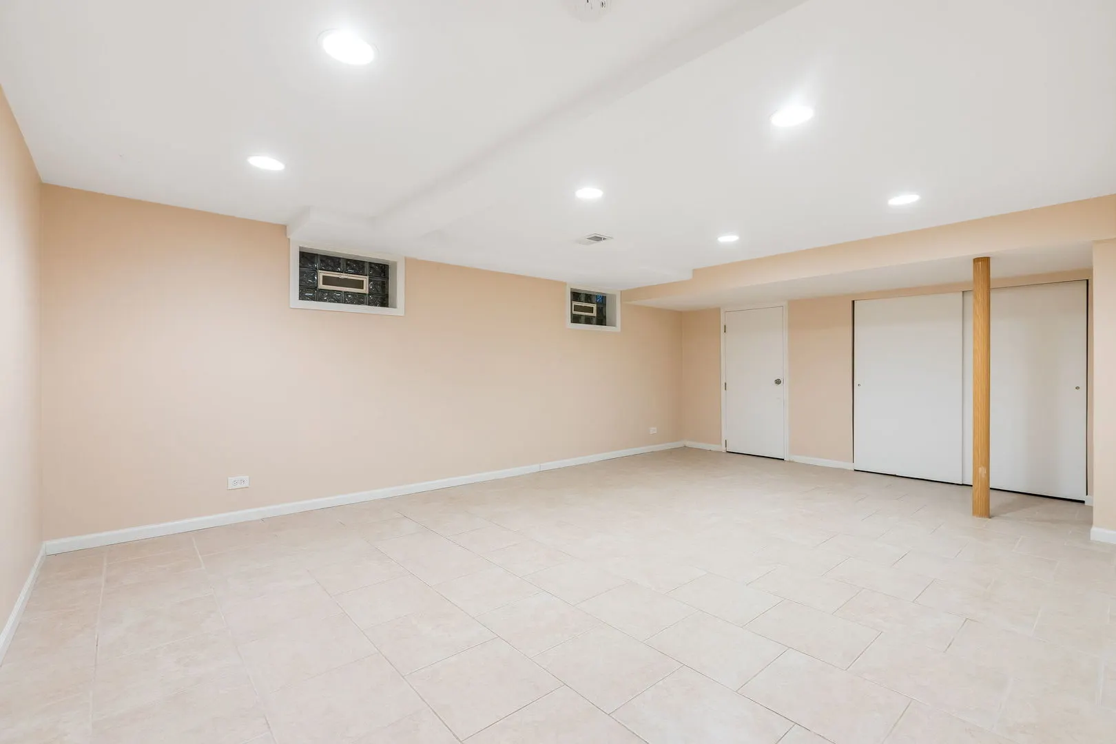 3528 Riverside Drive IL