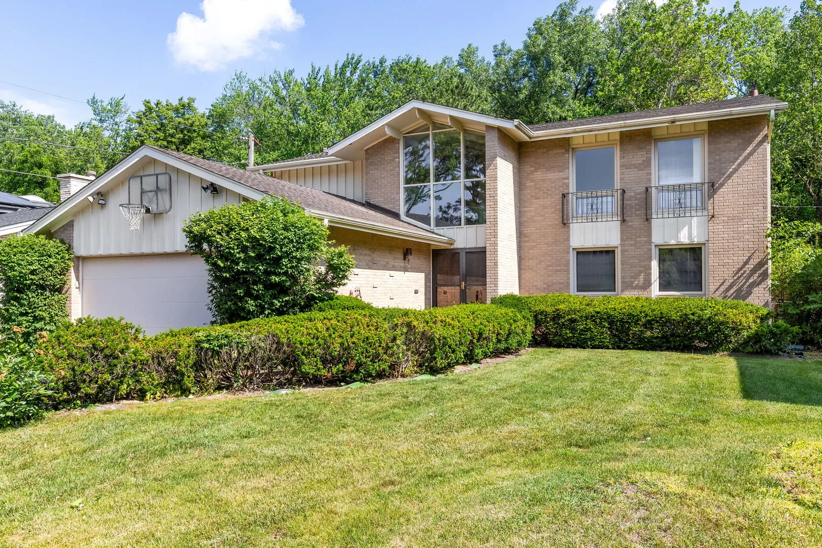 3528 Riverside Drive IL
