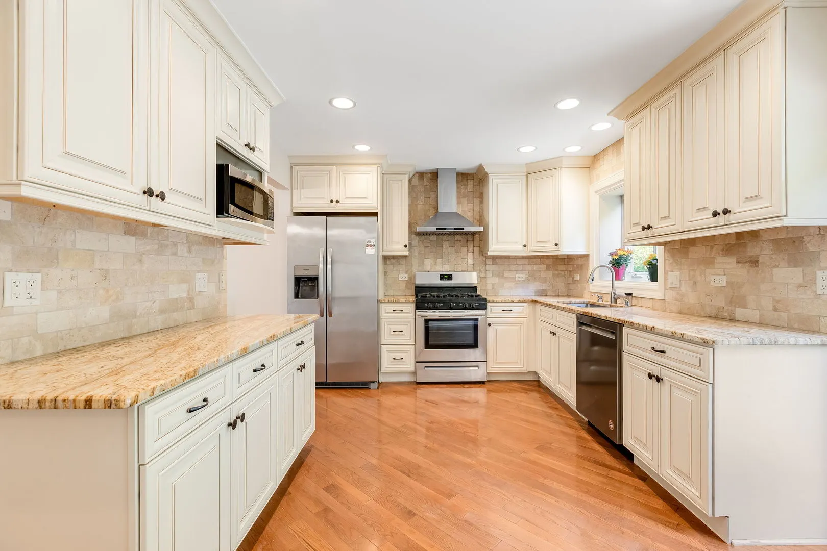 3528 Riverside Drive IL
