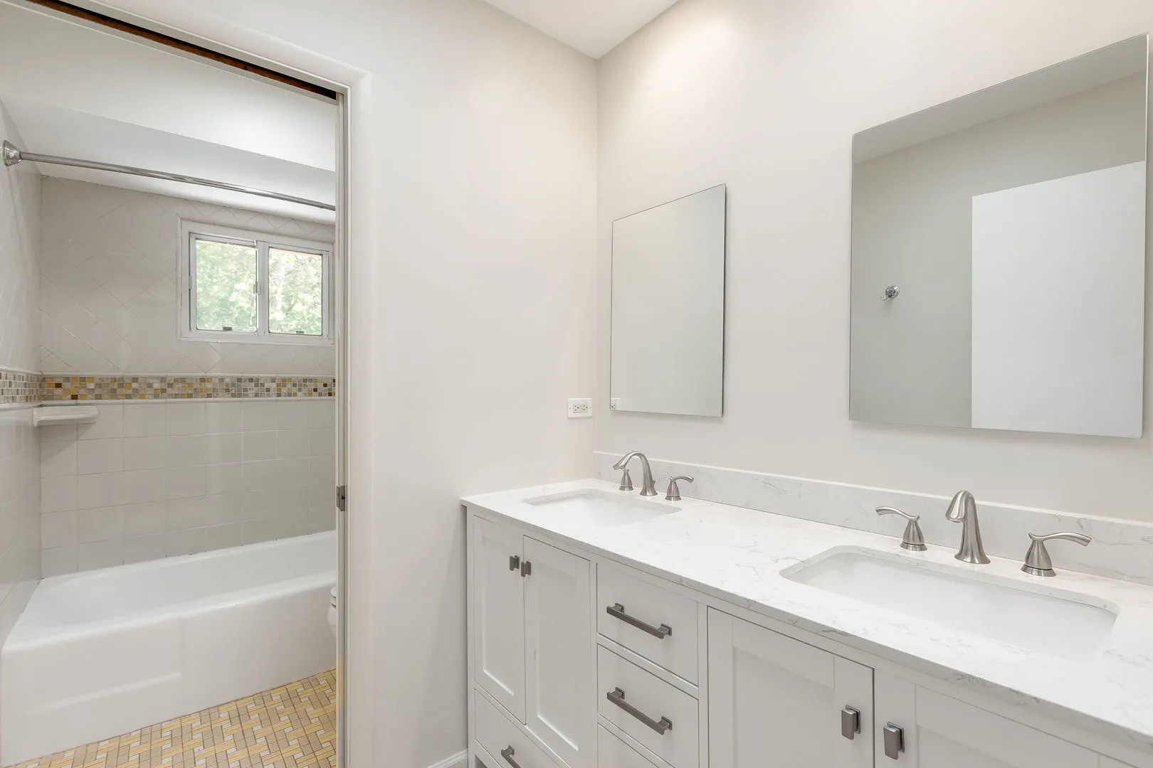 3528 Riverside Drive IL