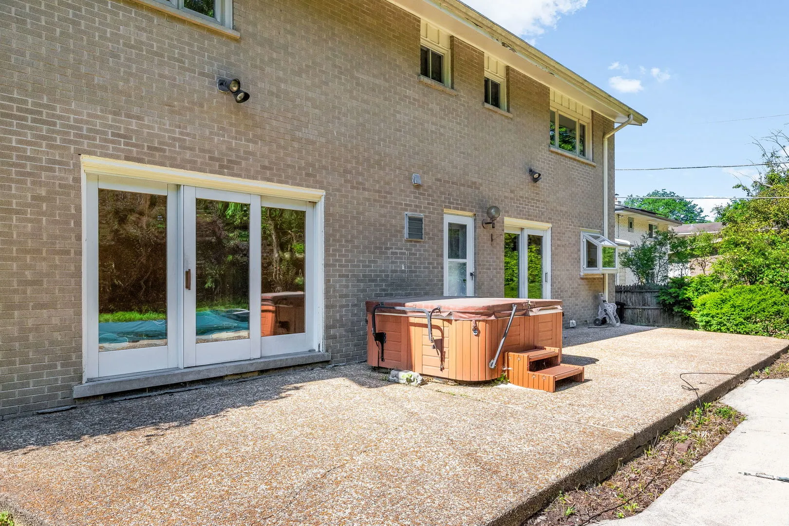 3528 Riverside Drive IL