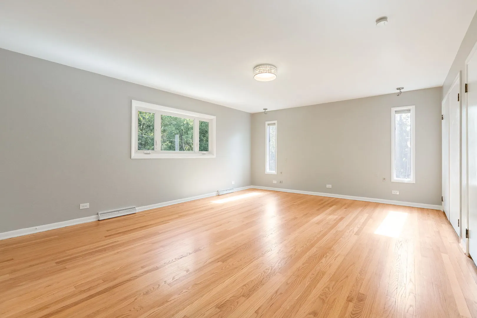 3528 Riverside Drive IL