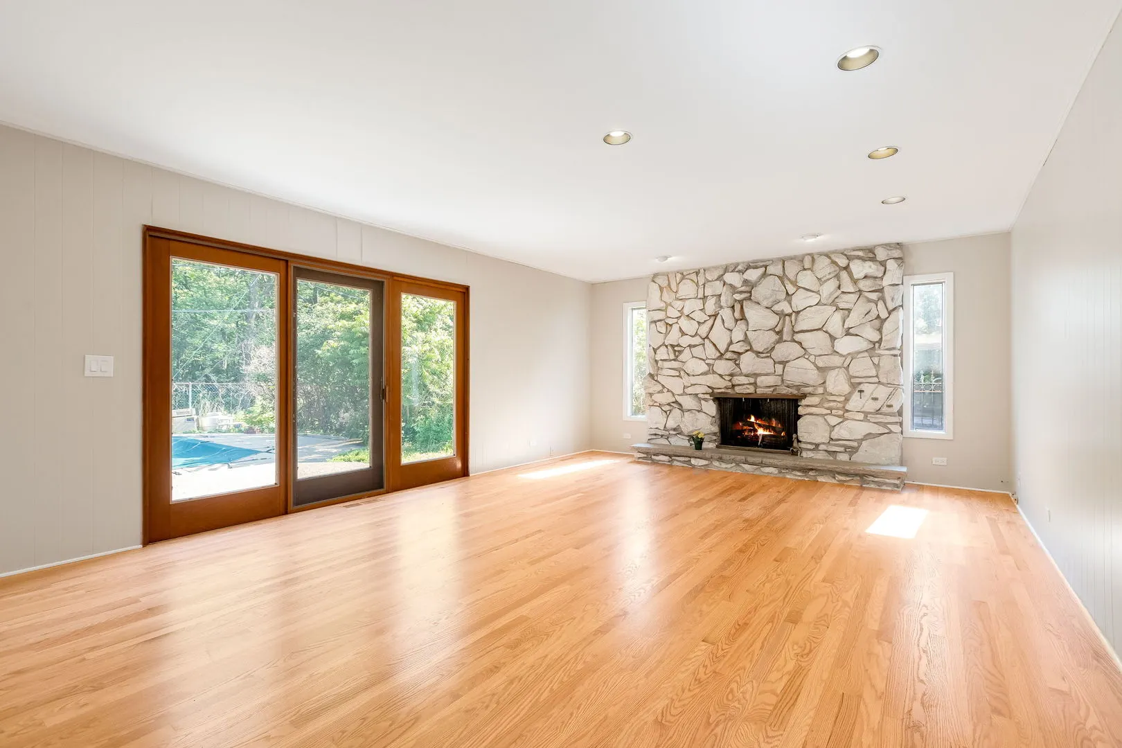 3528 Riverside Drive IL