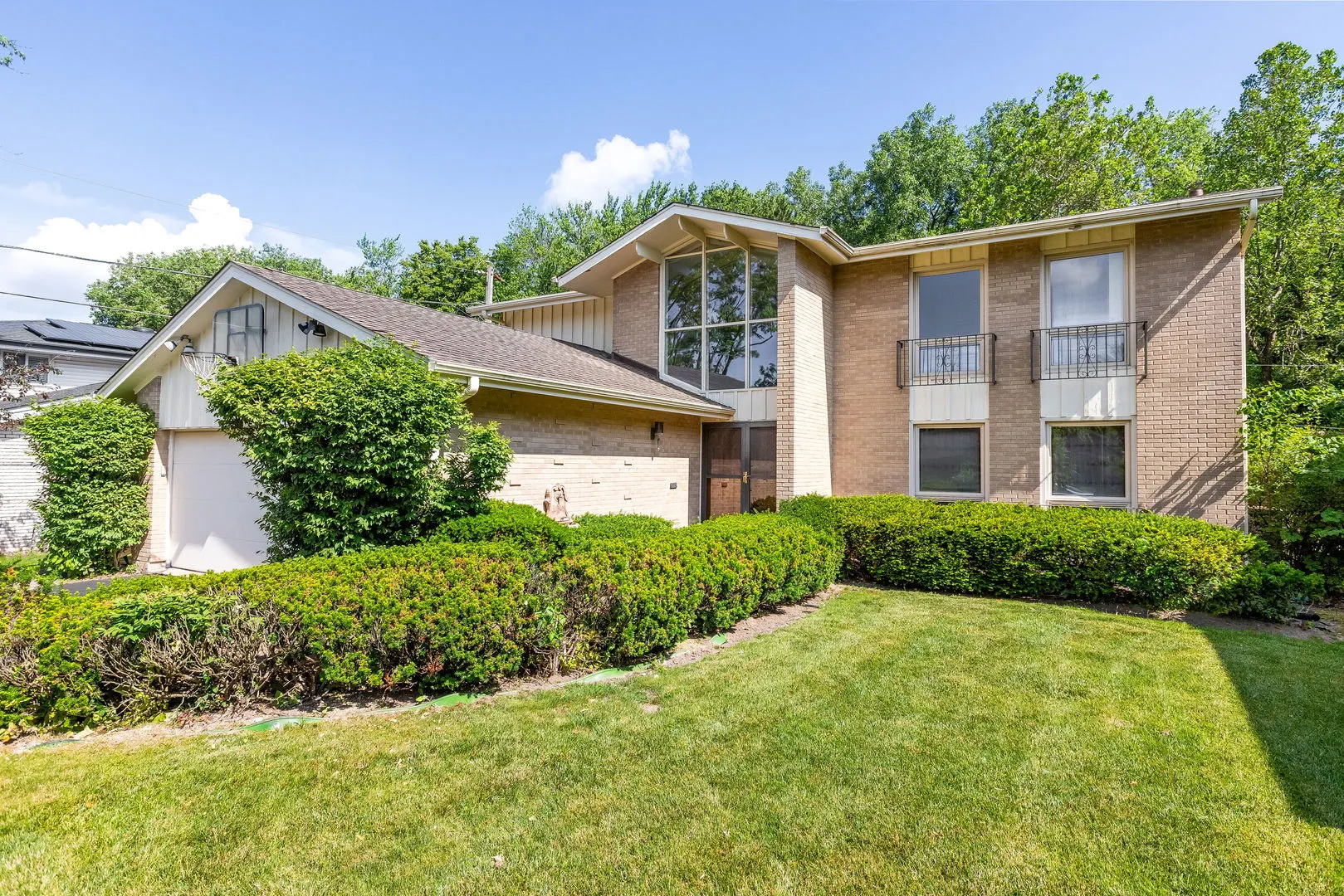 3528 Riverside Drive IL