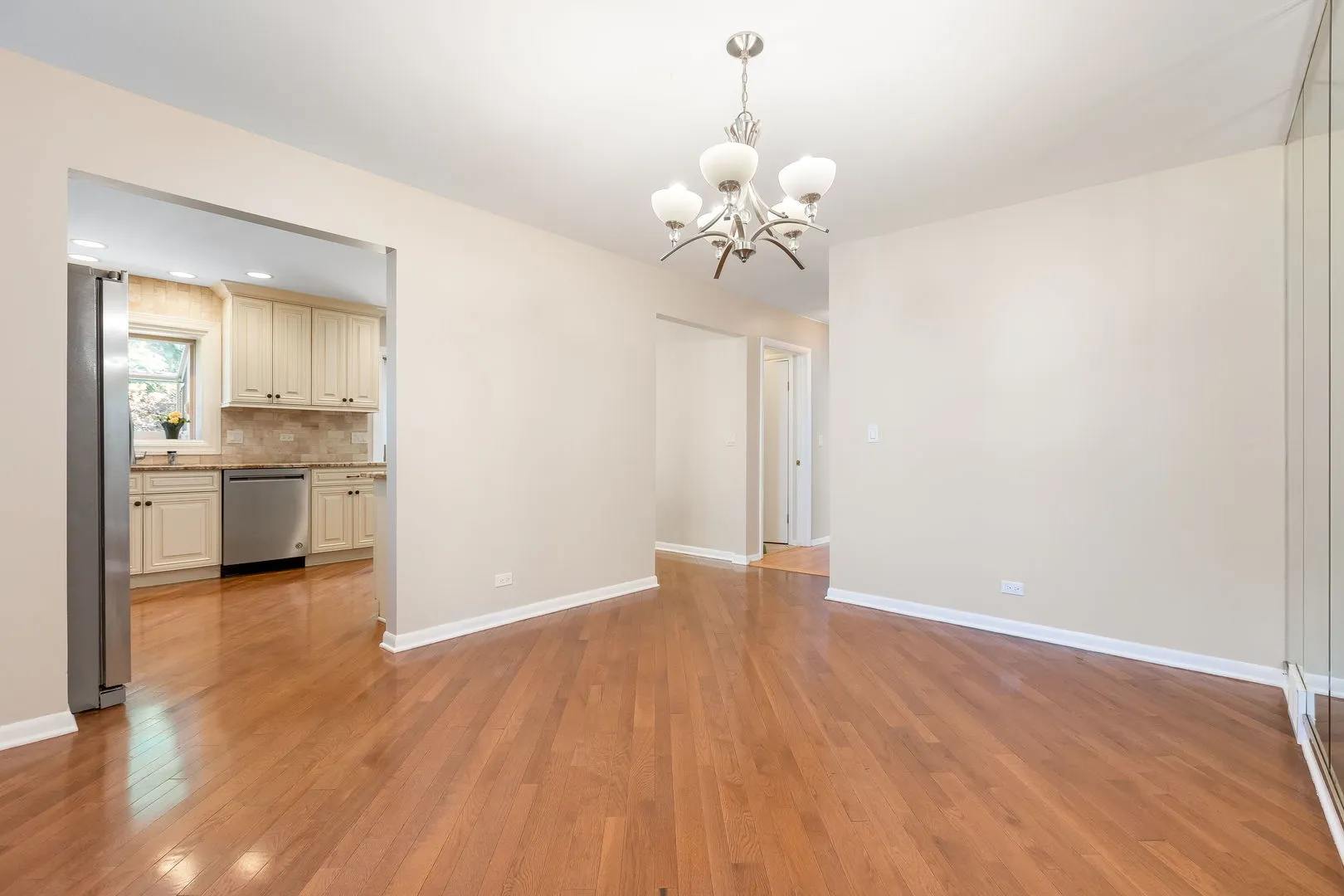 3528 Riverside Drive IL