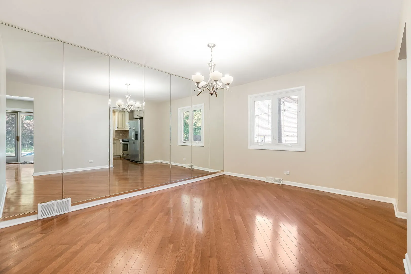 3528 Riverside Drive IL
