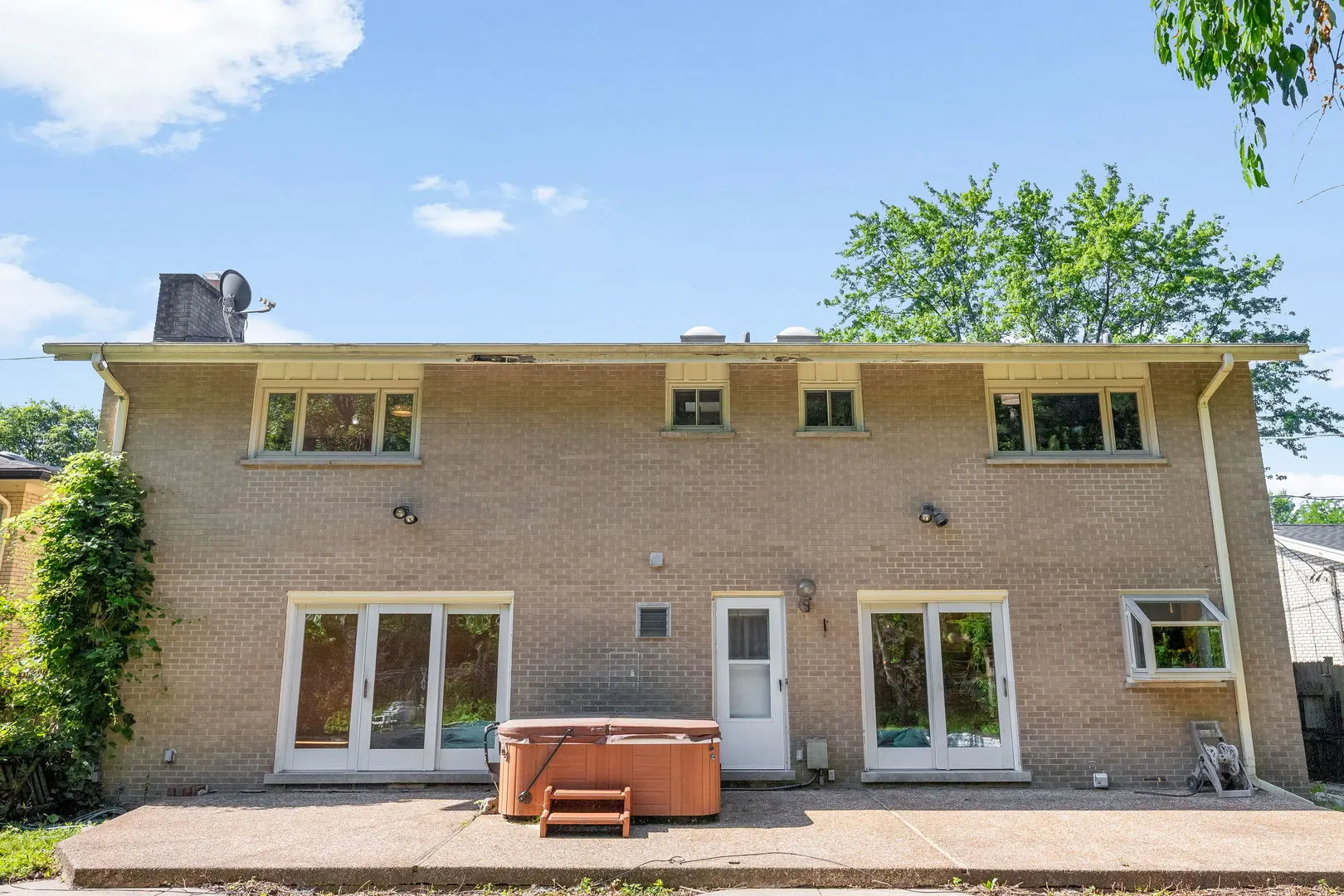 3528 Riverside Drive IL