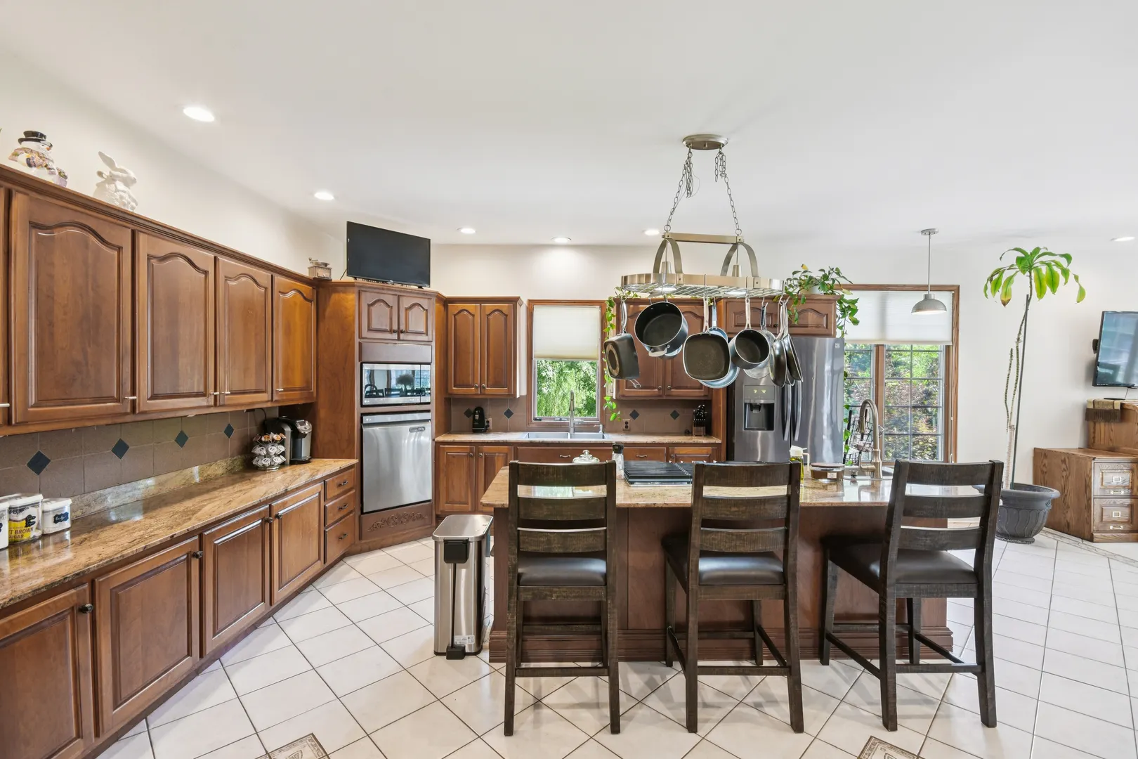 1020 Gladys Avenue IL