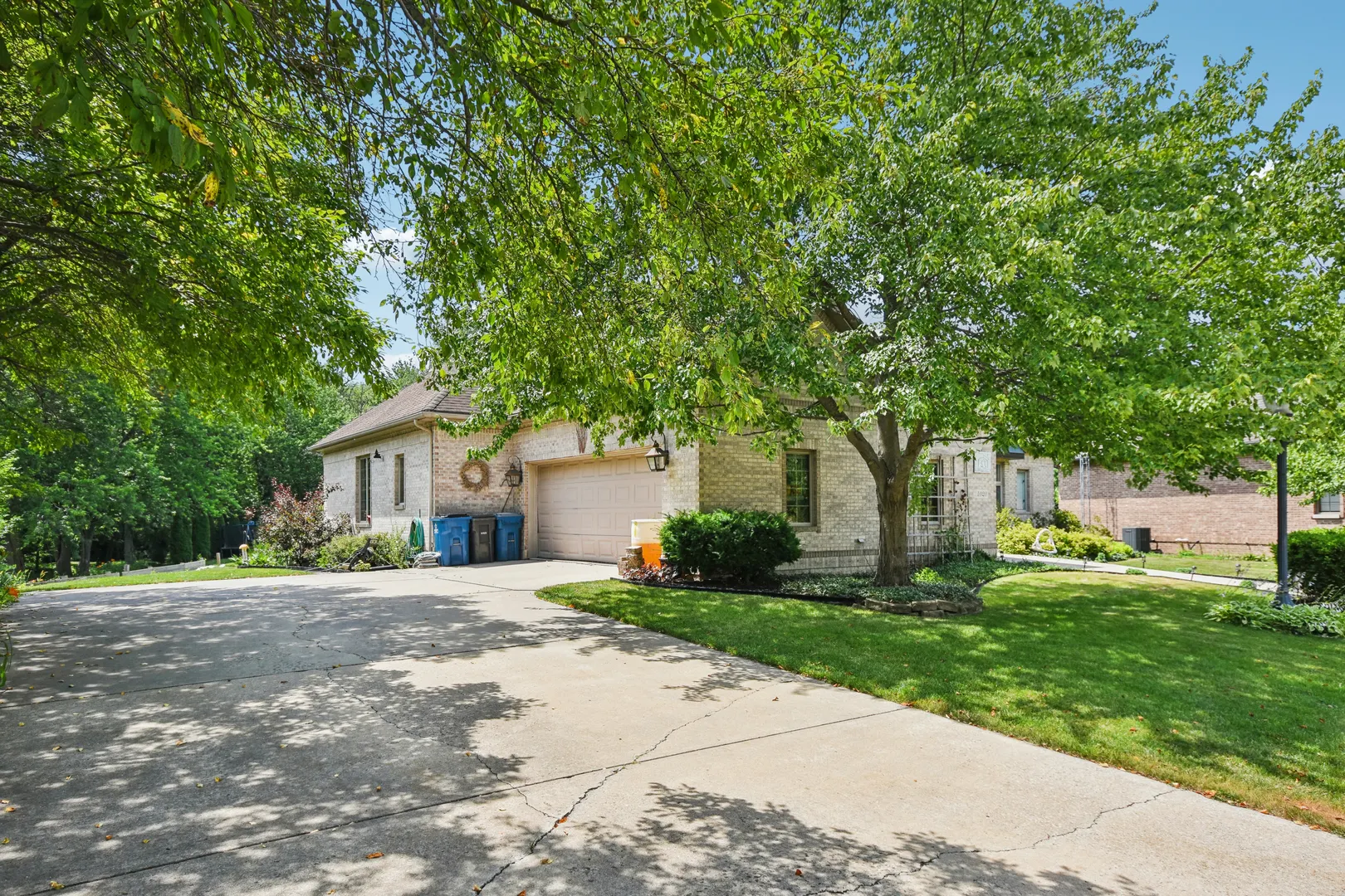 1020 Gladys Avenue IL