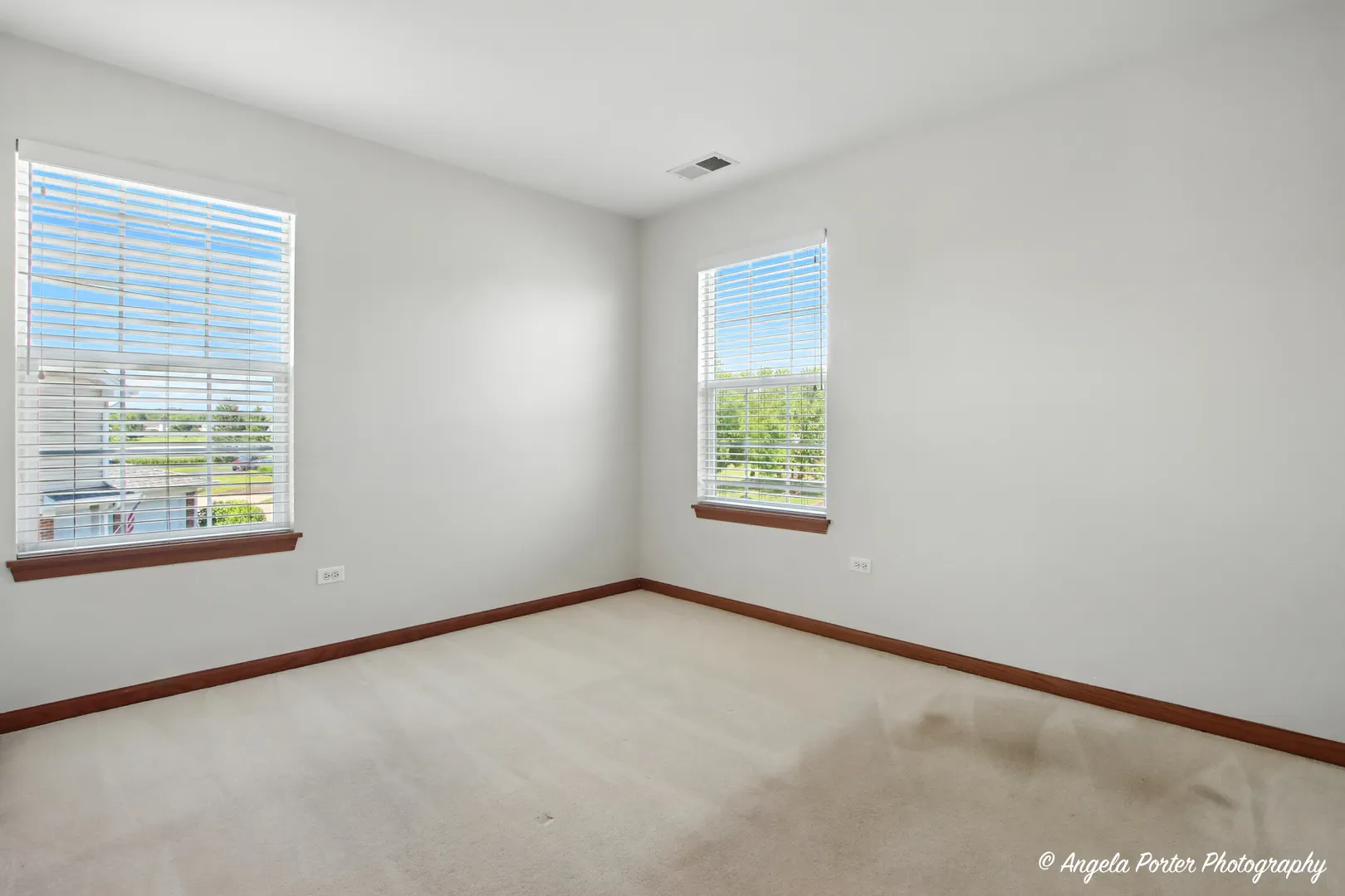 509 Legend Lane IL