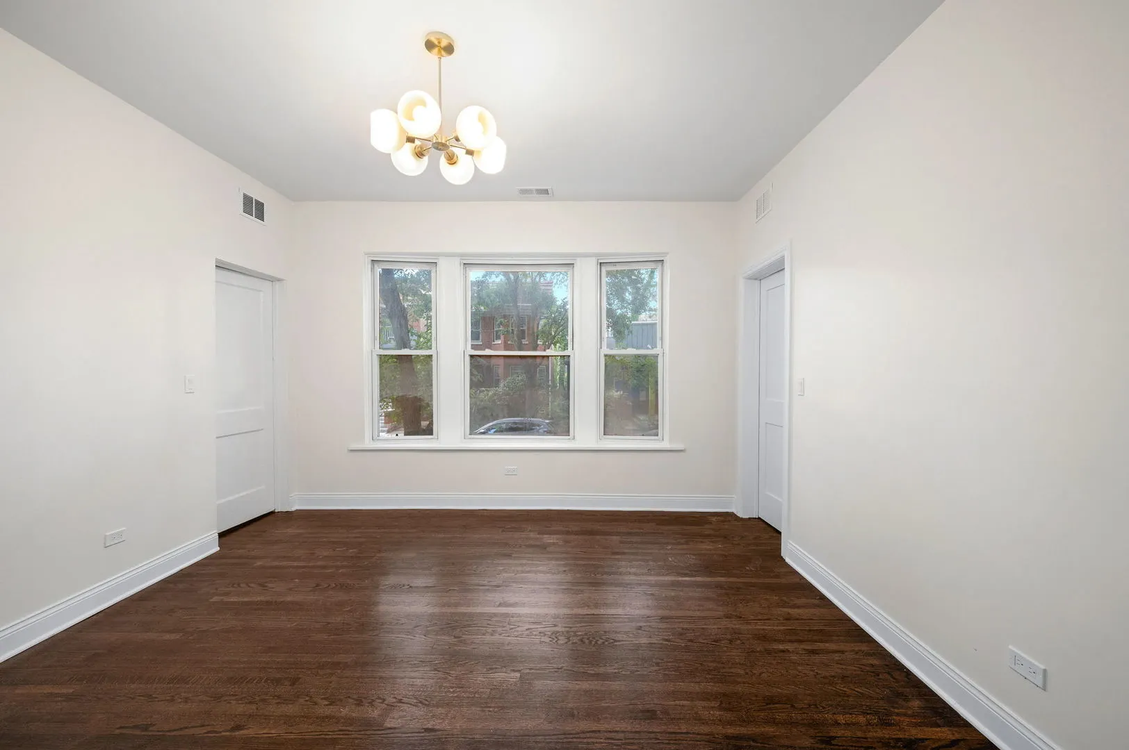 1338 W Hollywood Avenue 1 IL