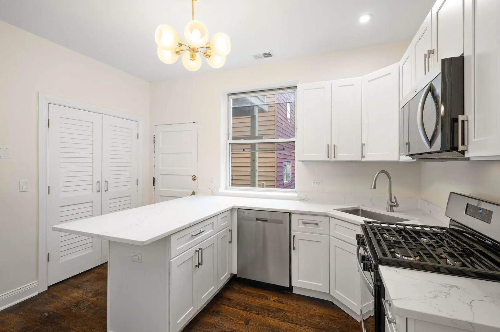 1338 W Hollywood Avenue 1 IL