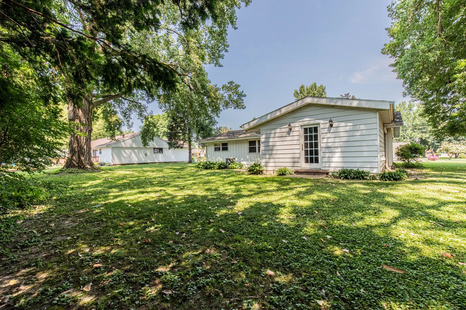 698 Downey Drive IL