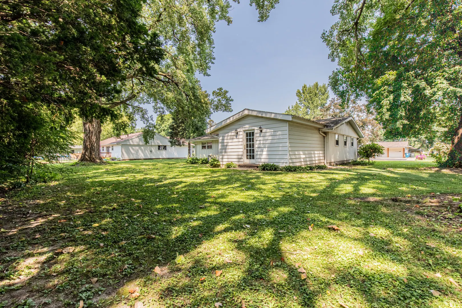 698 Downey Drive IL