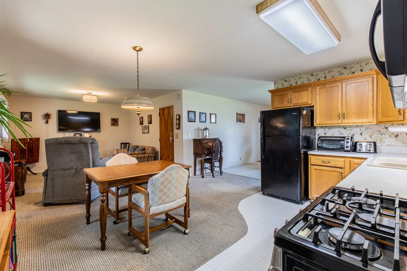 698 Downey Drive IL