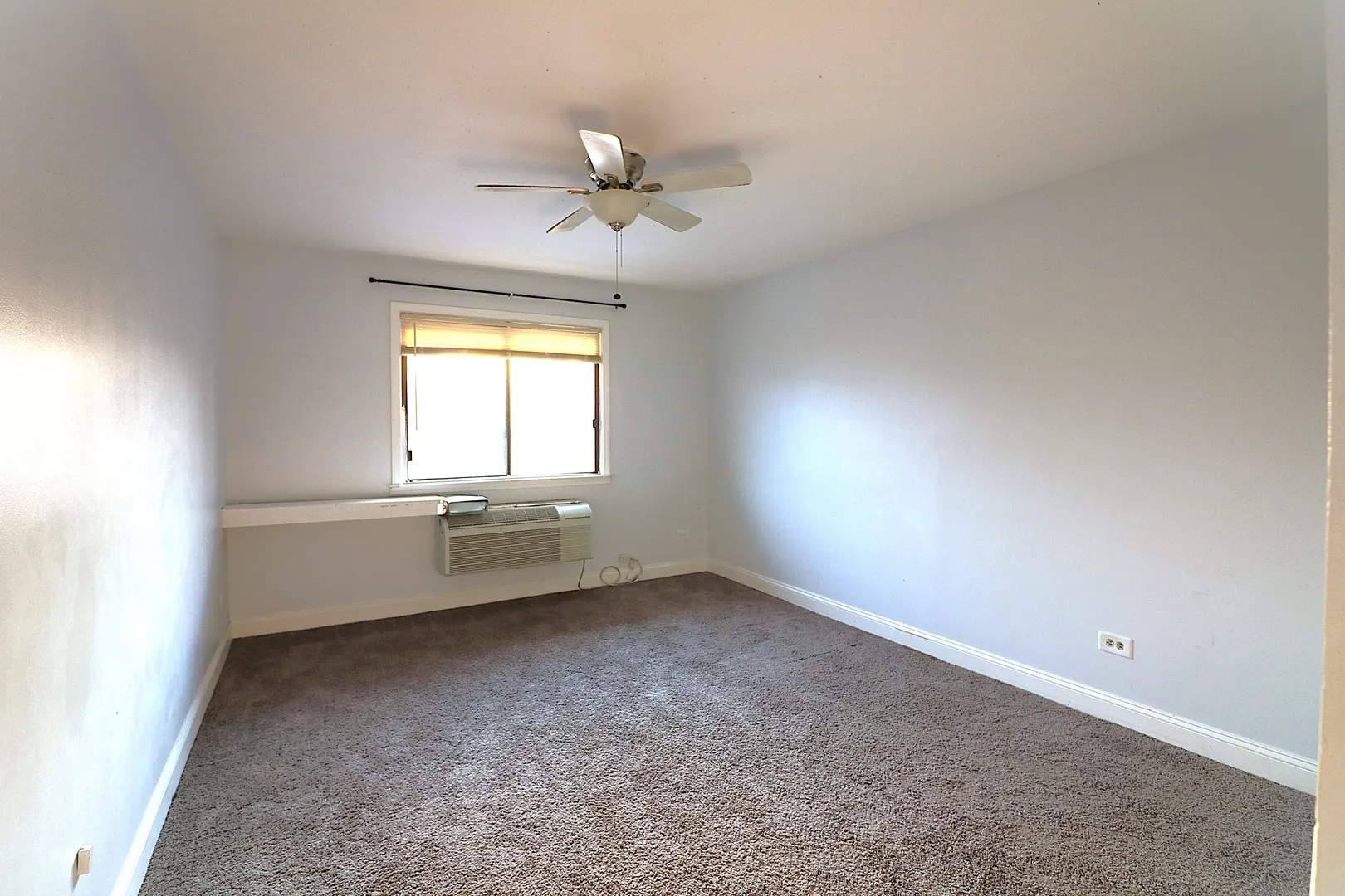 266 12th Street 3F IL