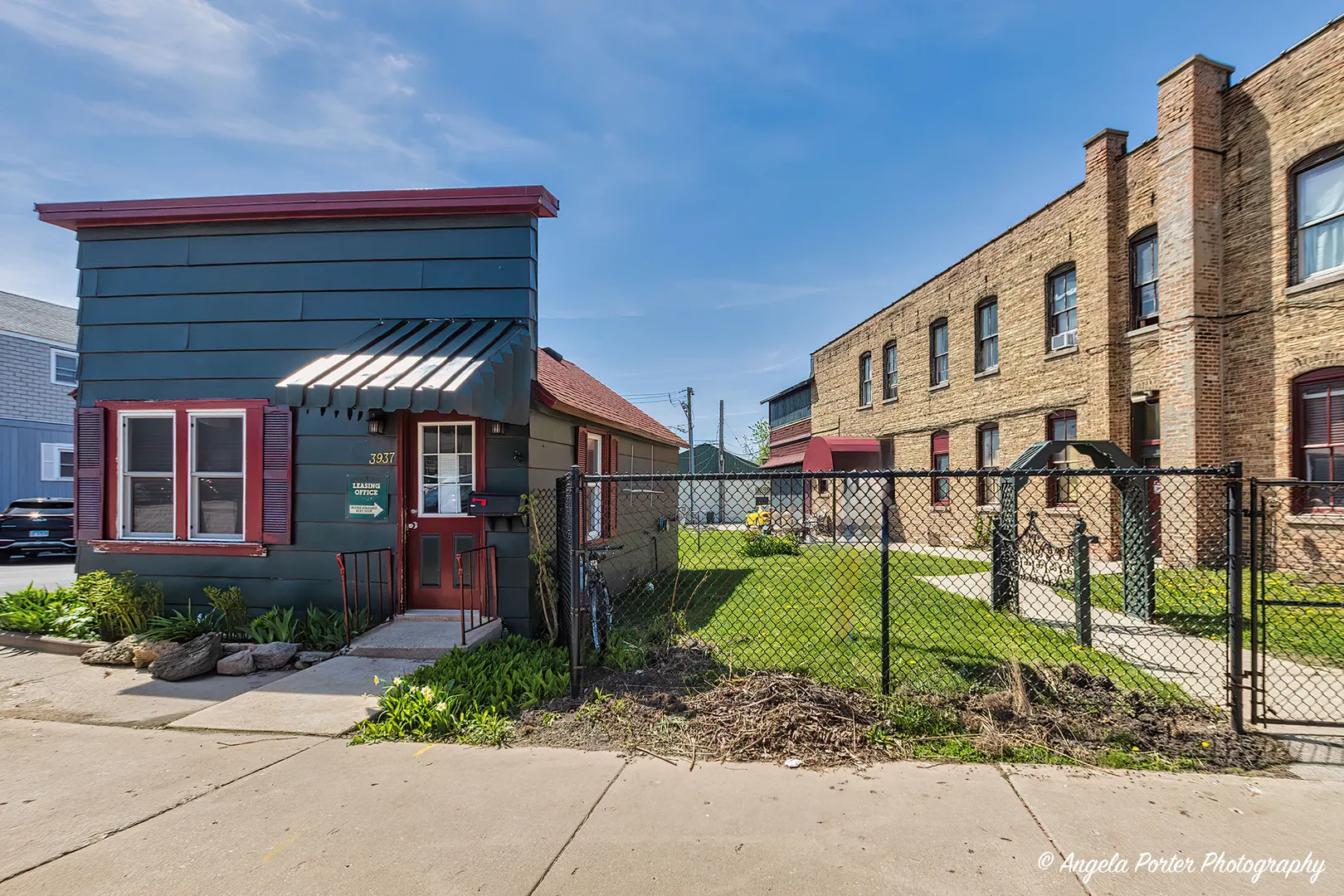 3937 & 3939 Main Street IL