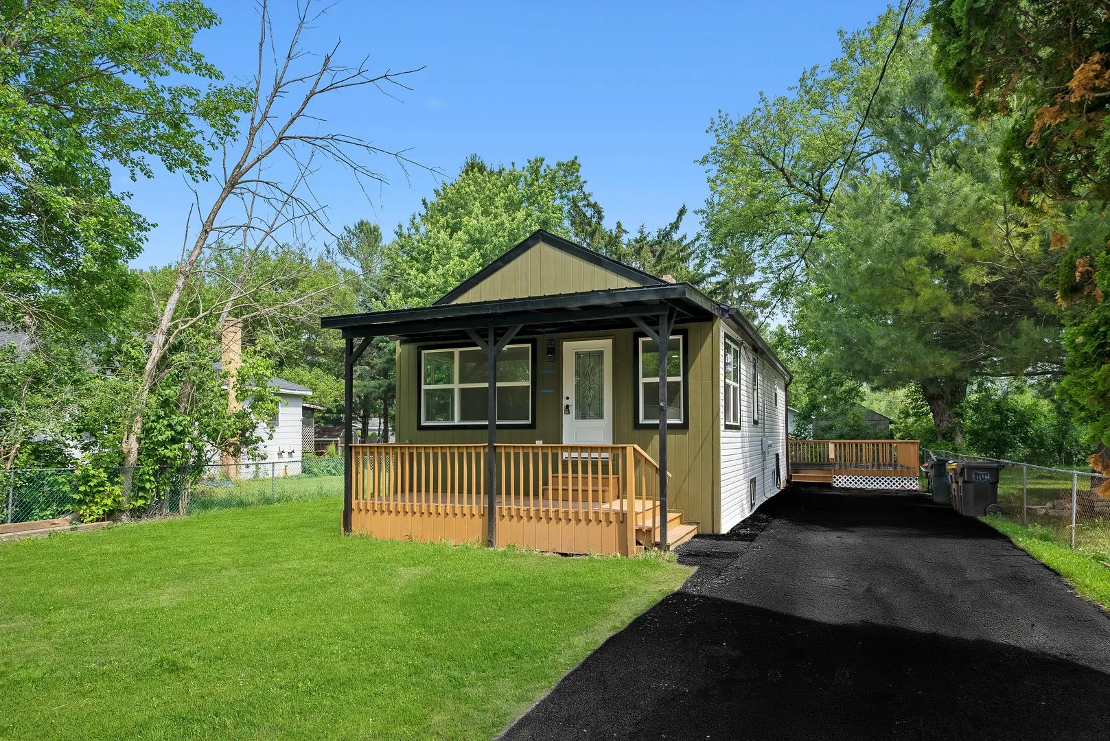 114 Maple Street IL
