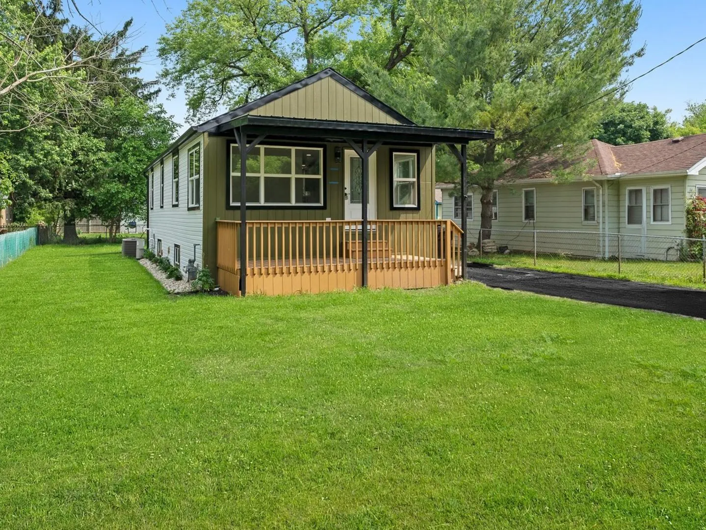 114 Maple Street IL