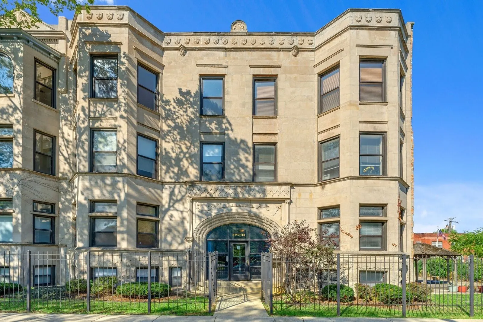 4144 S KING Drive 11M IL