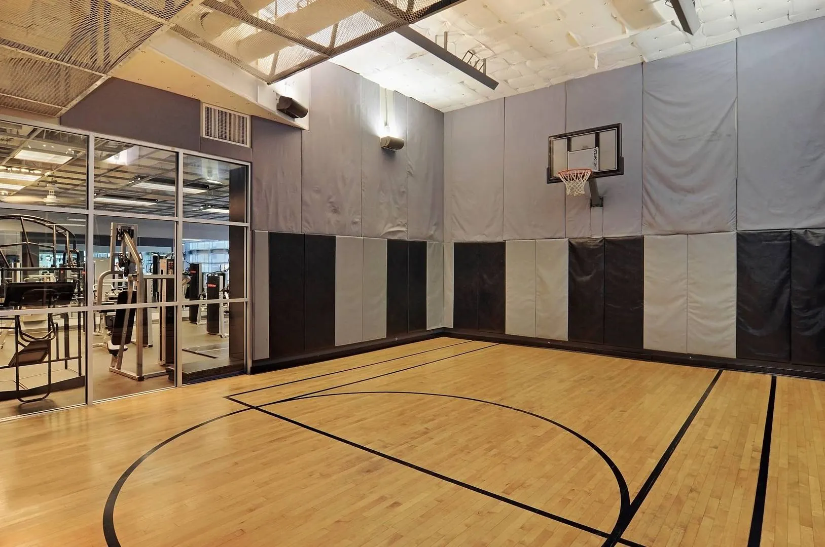 545 N Dearborn Street 2704 IL