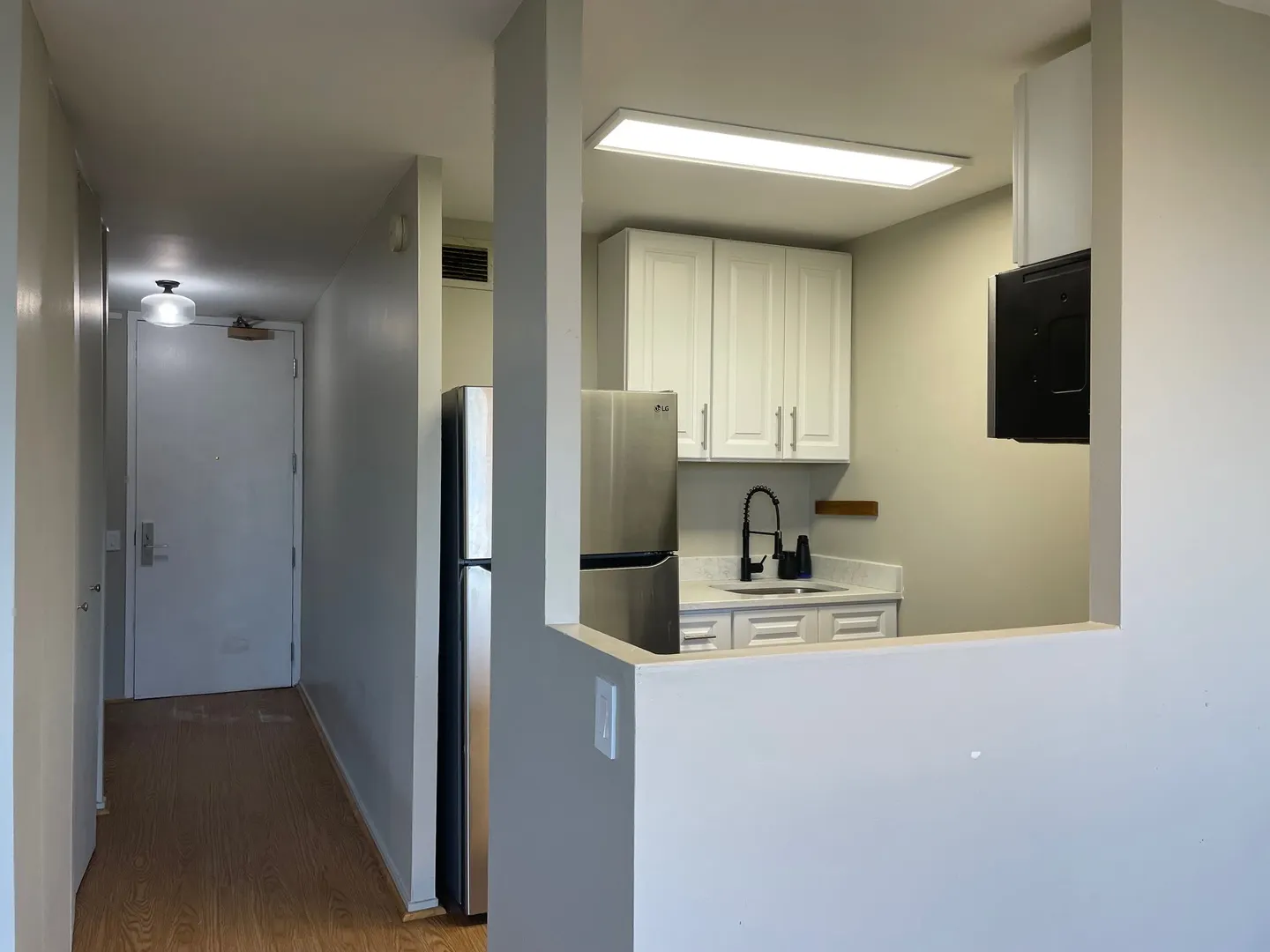 4343 N Clarendon Avenue 1018 IL
